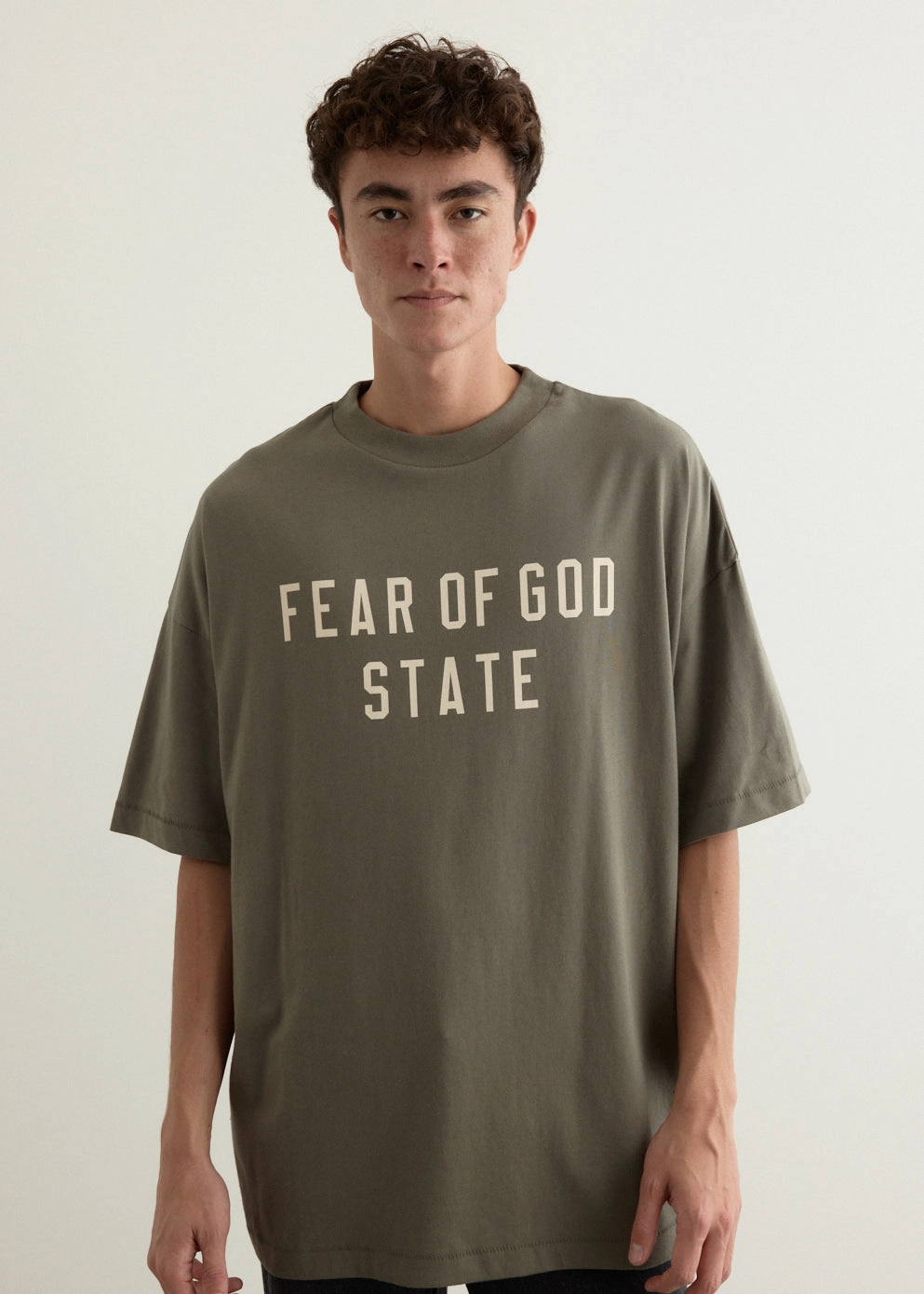 Light Outfit 90s Fit T-Shirt