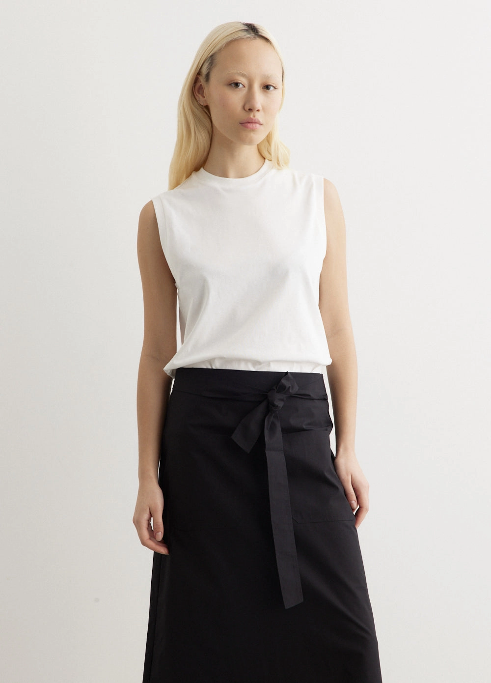 Relaxed Sleeveless Tee Flexible Cuff Design Odor Control Finish