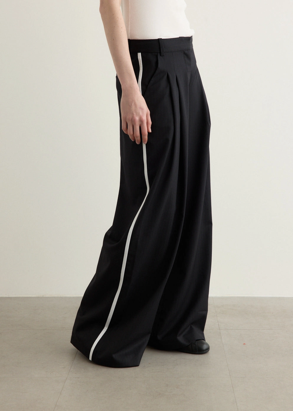 Zip Pocket Flared bottom Side Stripe Homme Pants