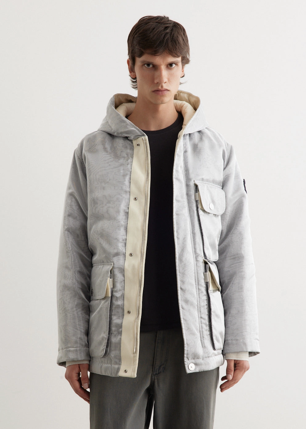 Nanometric Aluminium Down Jacket SeamSealed Edges Concealed Zippers