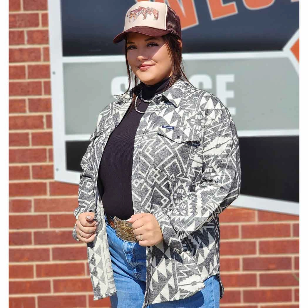 AbrasionResistantEdging Wrangler Women's Black Jacquard Aztec Shacket