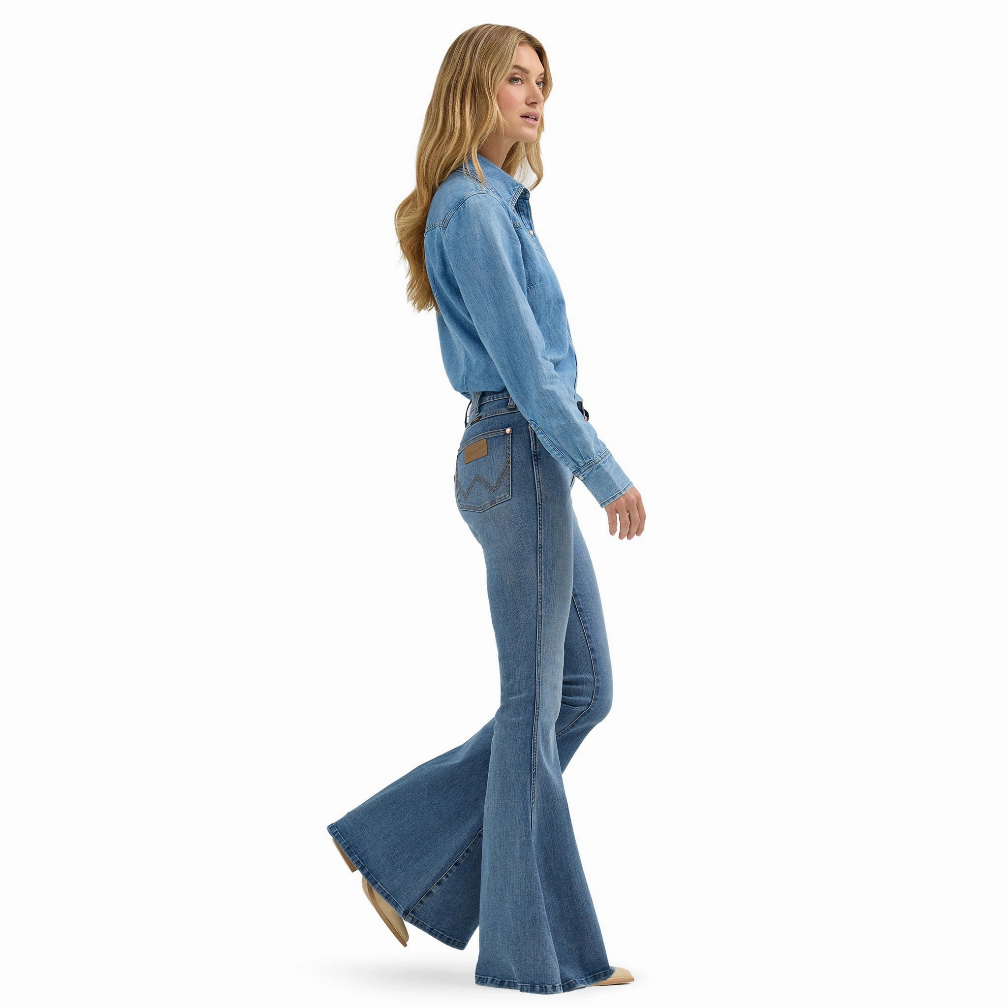 Wrangler Women's Lainey Wilson Bell Bottom Jeans Slim Holiday Vibes Teen Outfit Evening Stroll Urban Explorer