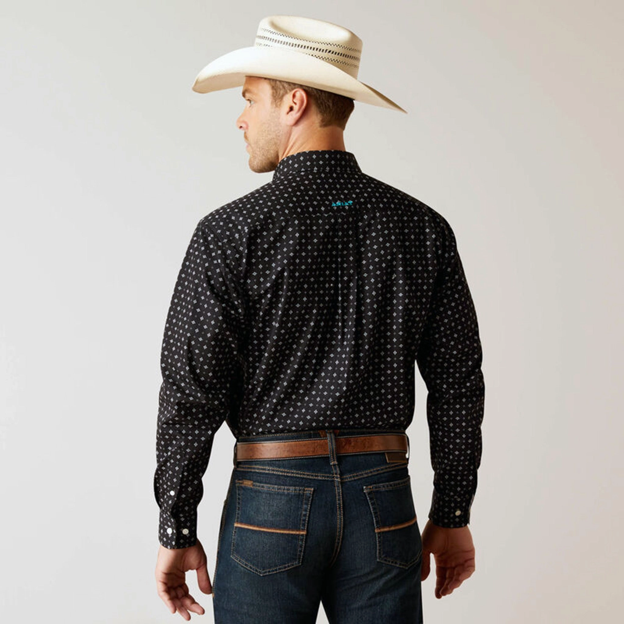 Non Restrictive Armhole Local Favorite Ariat Men's Seth Black Shirt