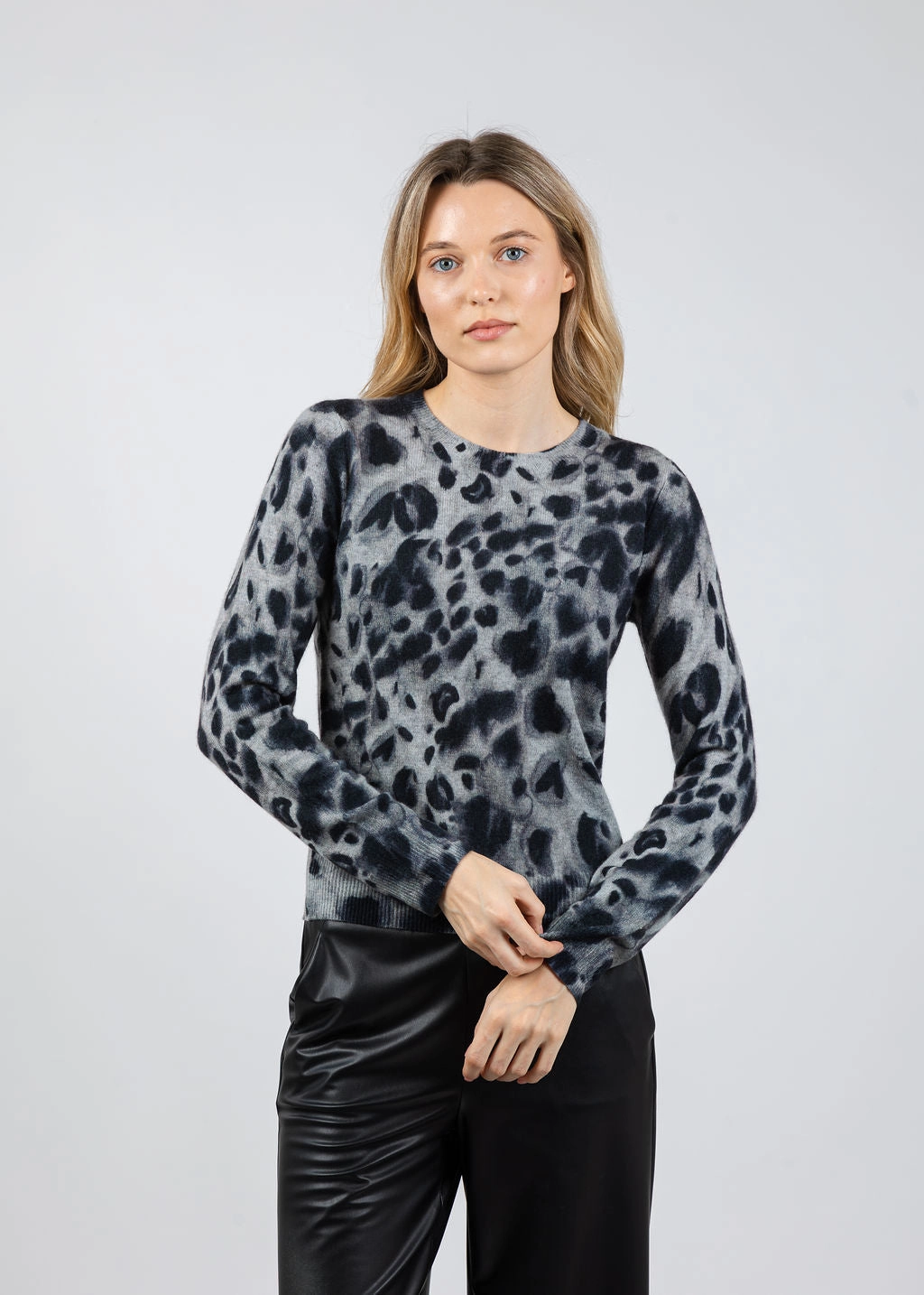 Winter Knitwear Watercolor Print Cheetah Crew Sweater - Grey Combo