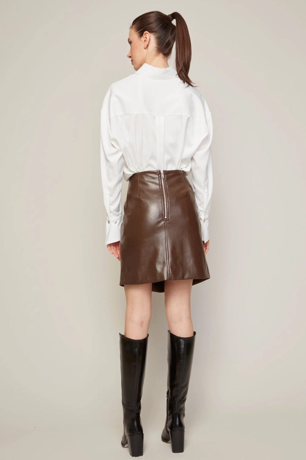 Britta stretch vegan leather short skirt with pockets Water Repellent Finish