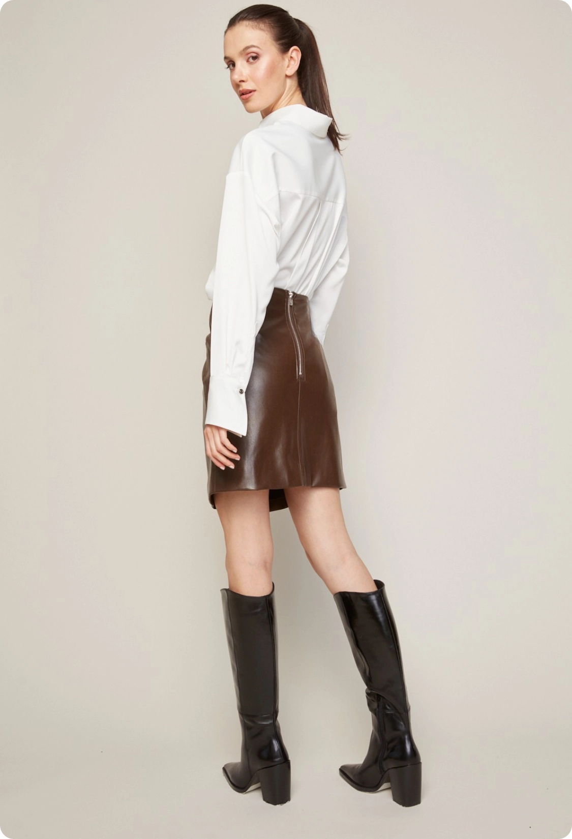 Britta stretch vegan leather short skirt with pockets Tea length Neutral Look