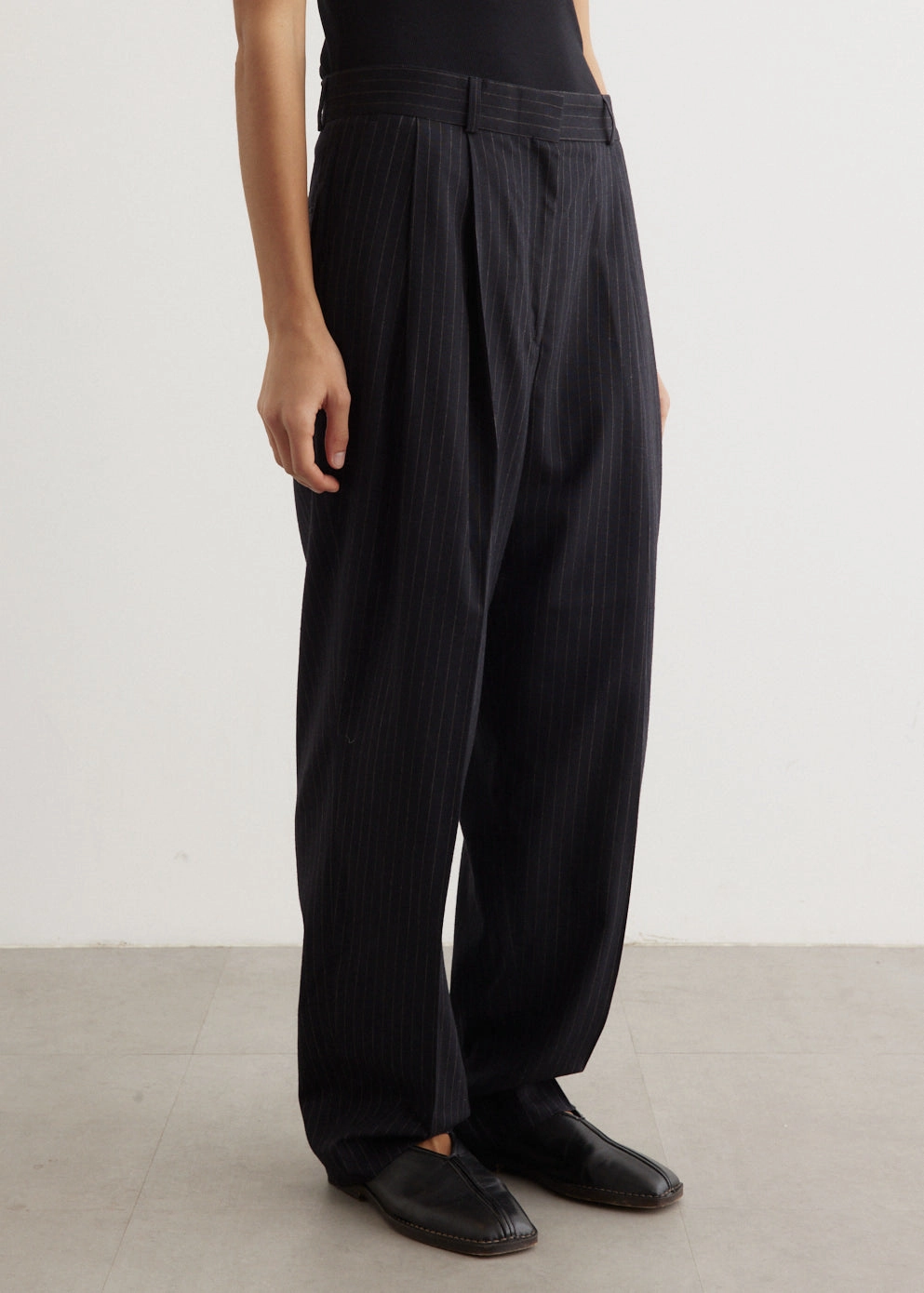 Double-Pleated Tailored Pinstripe Trousers Durable Weave Seasonless wear