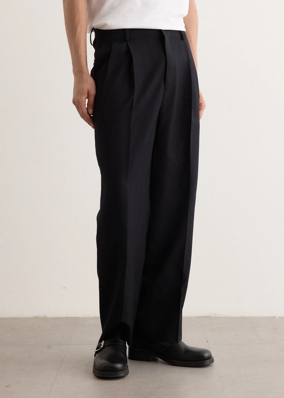 Hypoallergenic fabric Shoecut Slacks