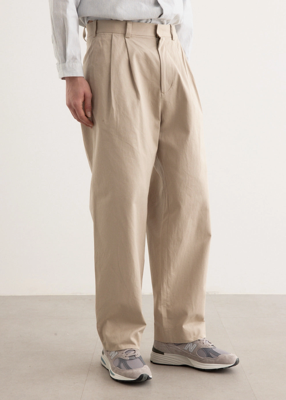 Ventilated Panels Chino Cloth Two Tuck Straight Pants