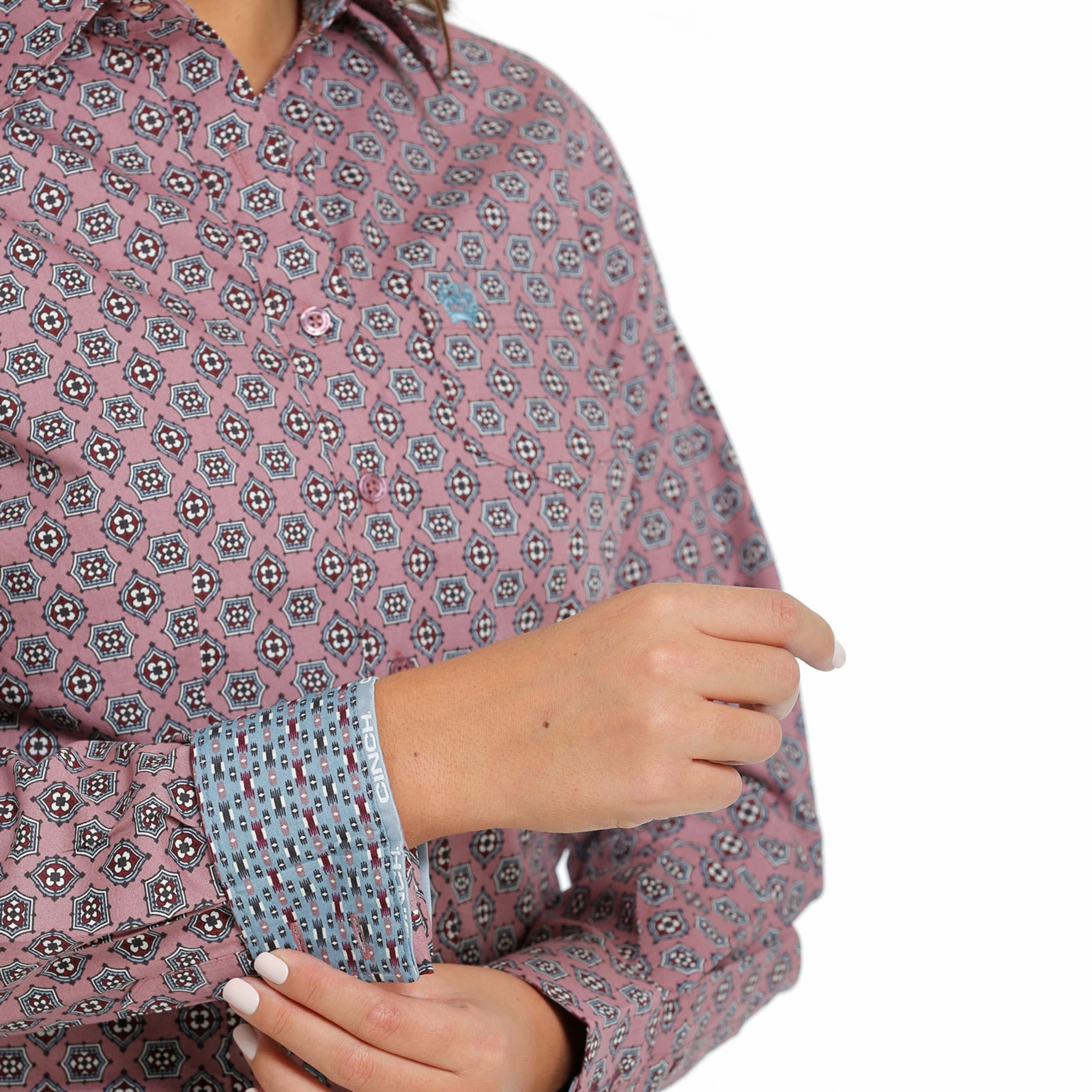 Cinch Women's Pink Print Shirt Unstructured Fit Wrinkle Resistant Weave