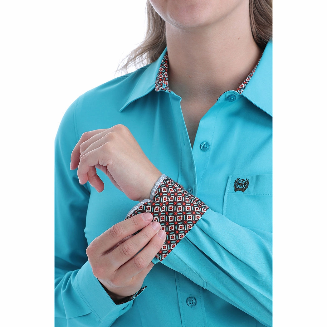 Snag Resistant Surface Low Profile Zipper Closure Cinch Women's Turquoise Long Sleeve