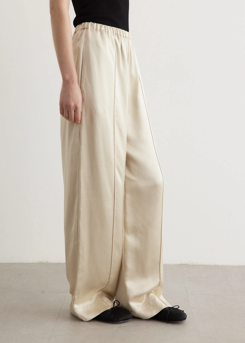 Full Coverage breathable panels Classico Tuck Pants