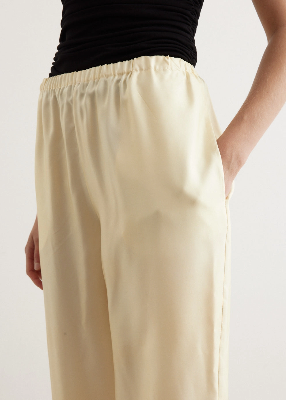 Minimal Edge Elastic Cuff Optimista Silk Pants