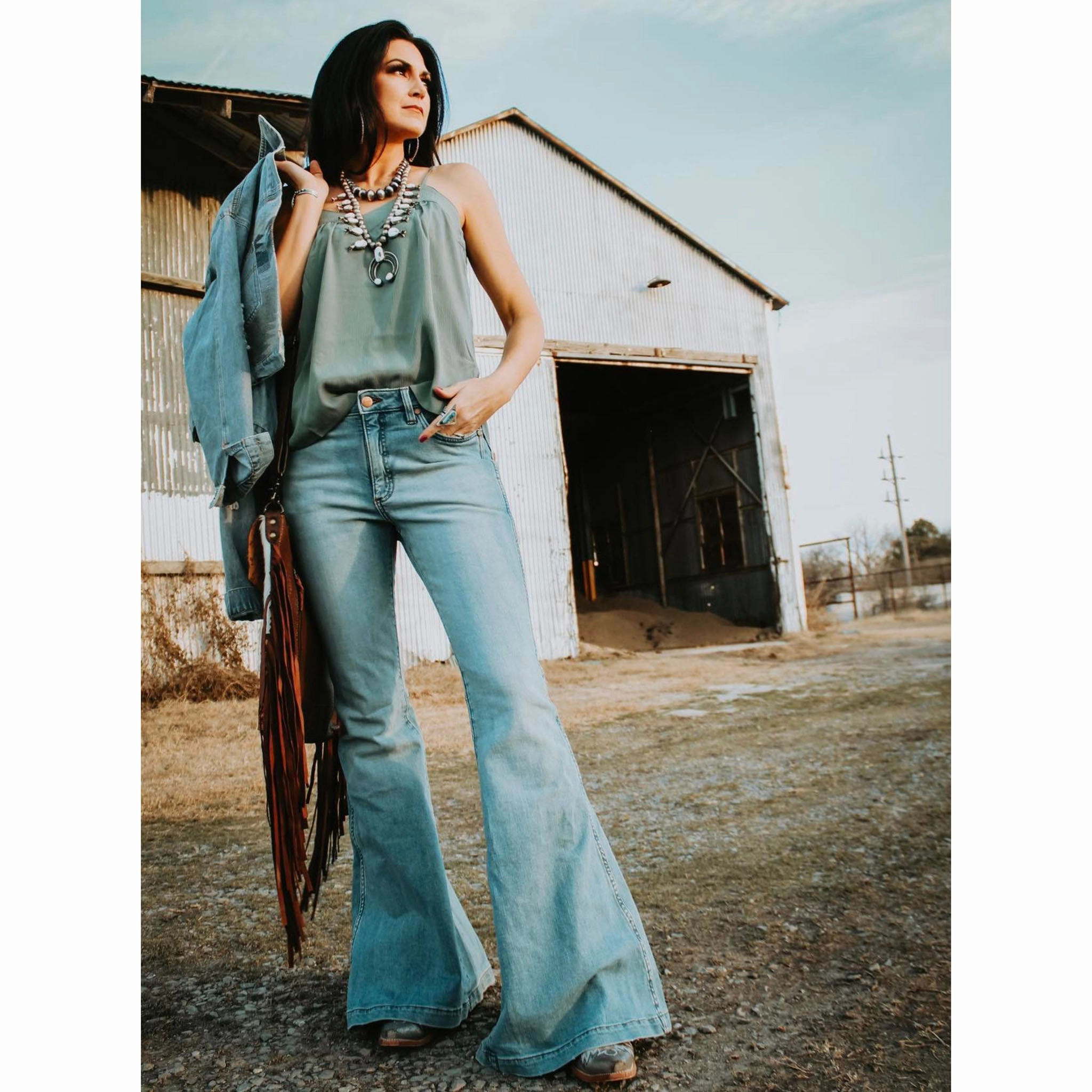 Wrangler "ISABELA" Trumpet Flare Rainy Day Everyday