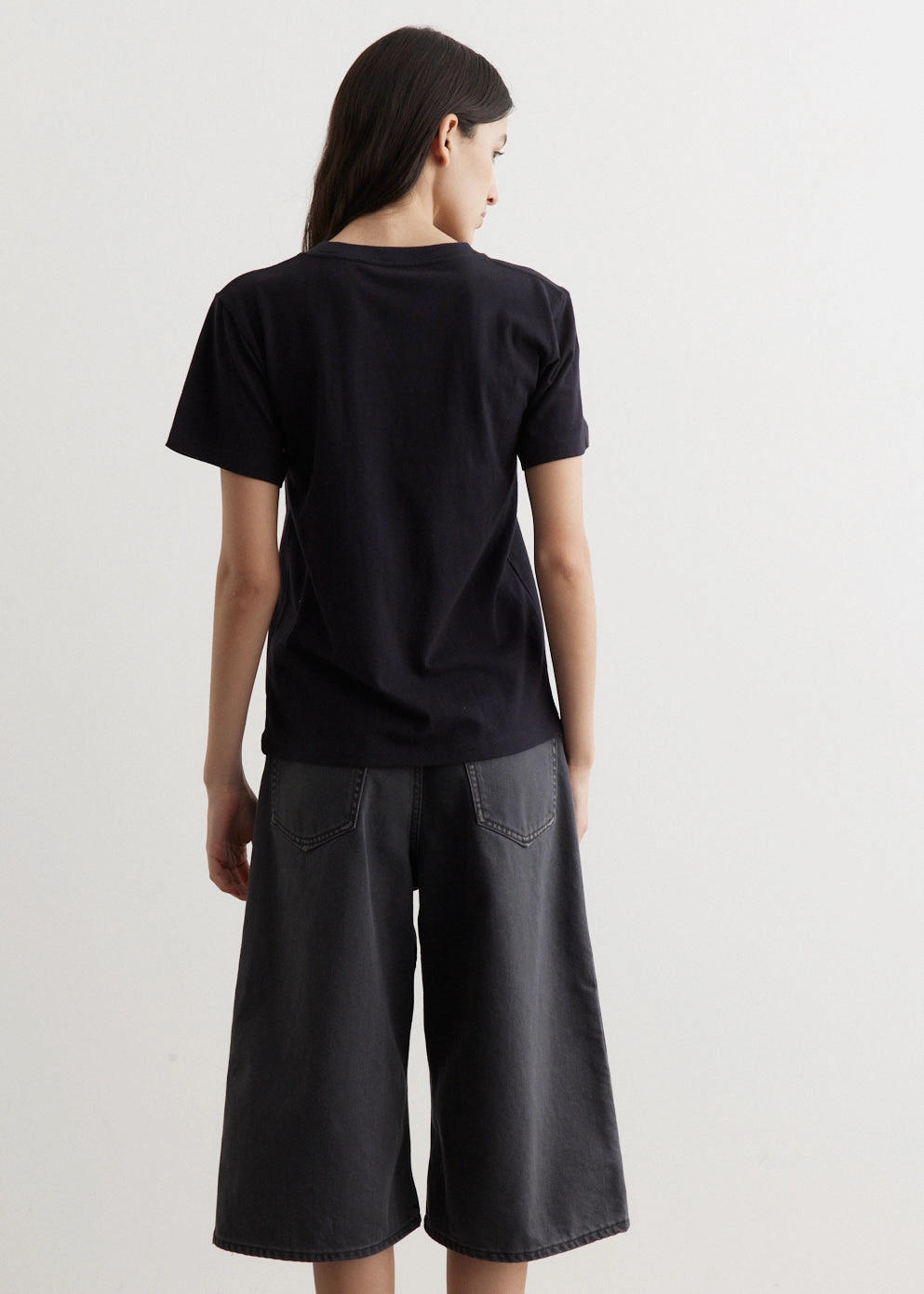 Stretch Fit Design Light and Comfortable Bloom T-Shirt