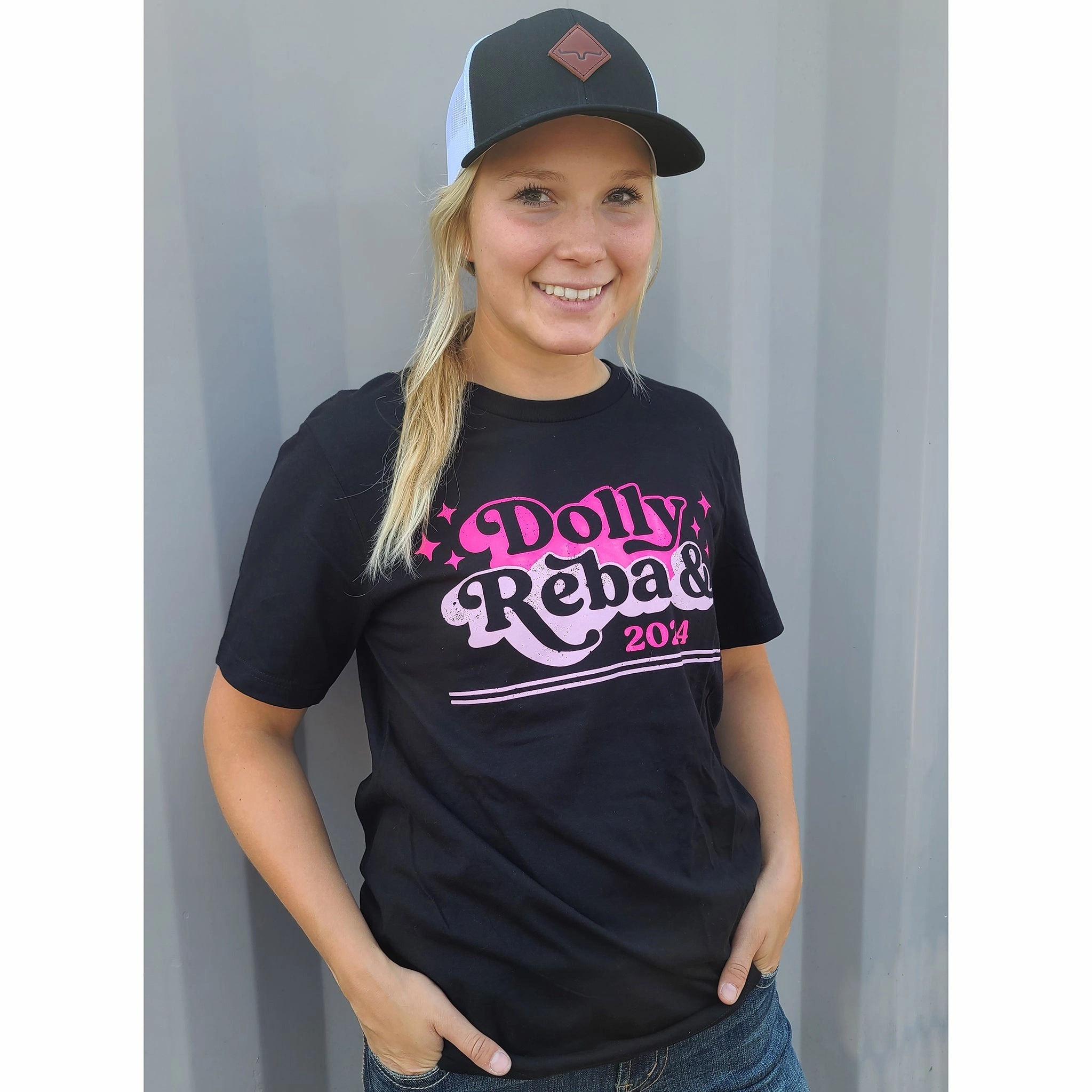 Chic Sweater ConvertibleSleeves Dolly & Reba 2014 Tee