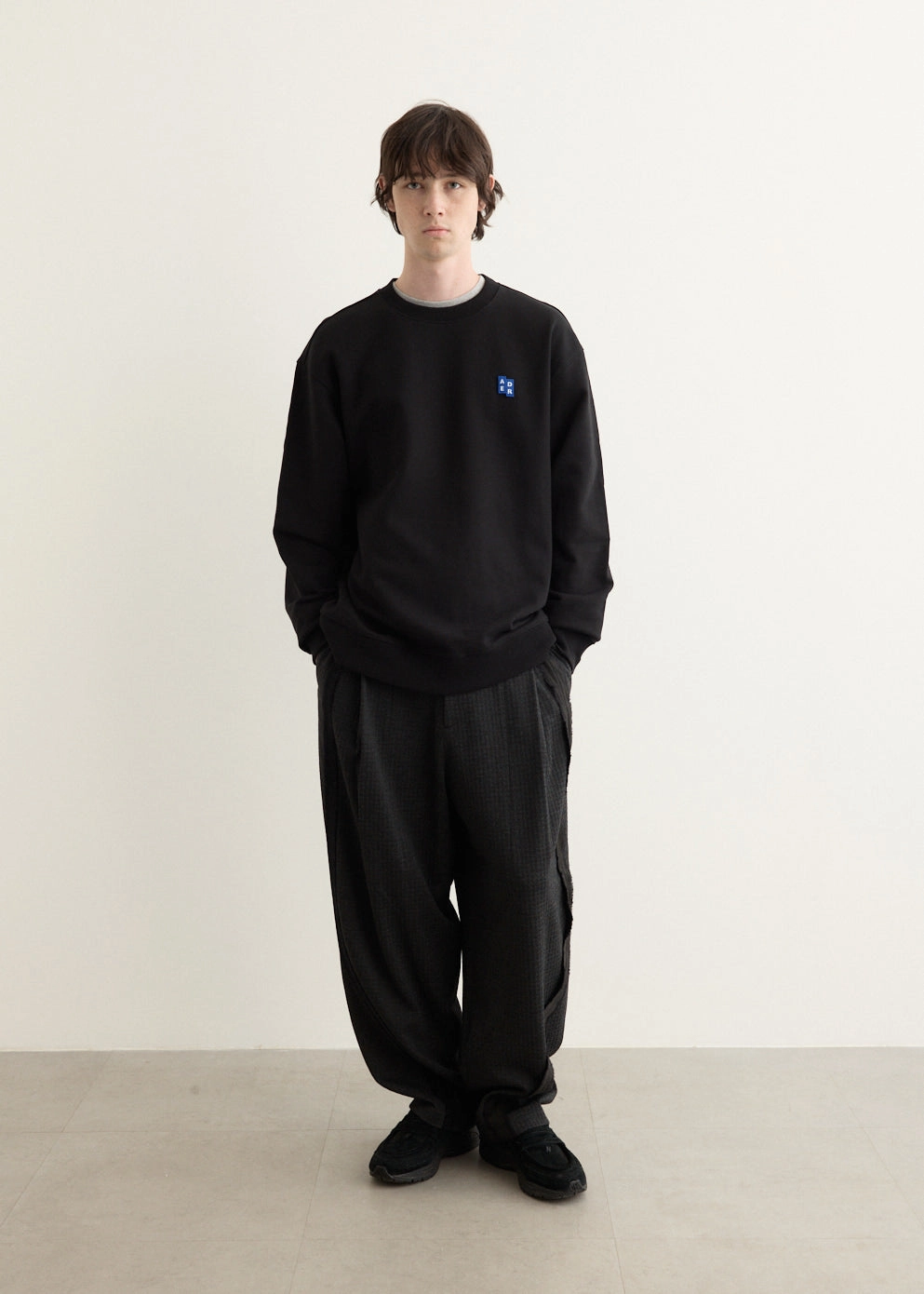 Comfy Layer Fit Significant Patch Sweatshirt