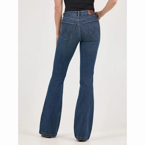 Sustainable Beach Day Wrangler Women's Bespoke Flare Raelyn Jeans