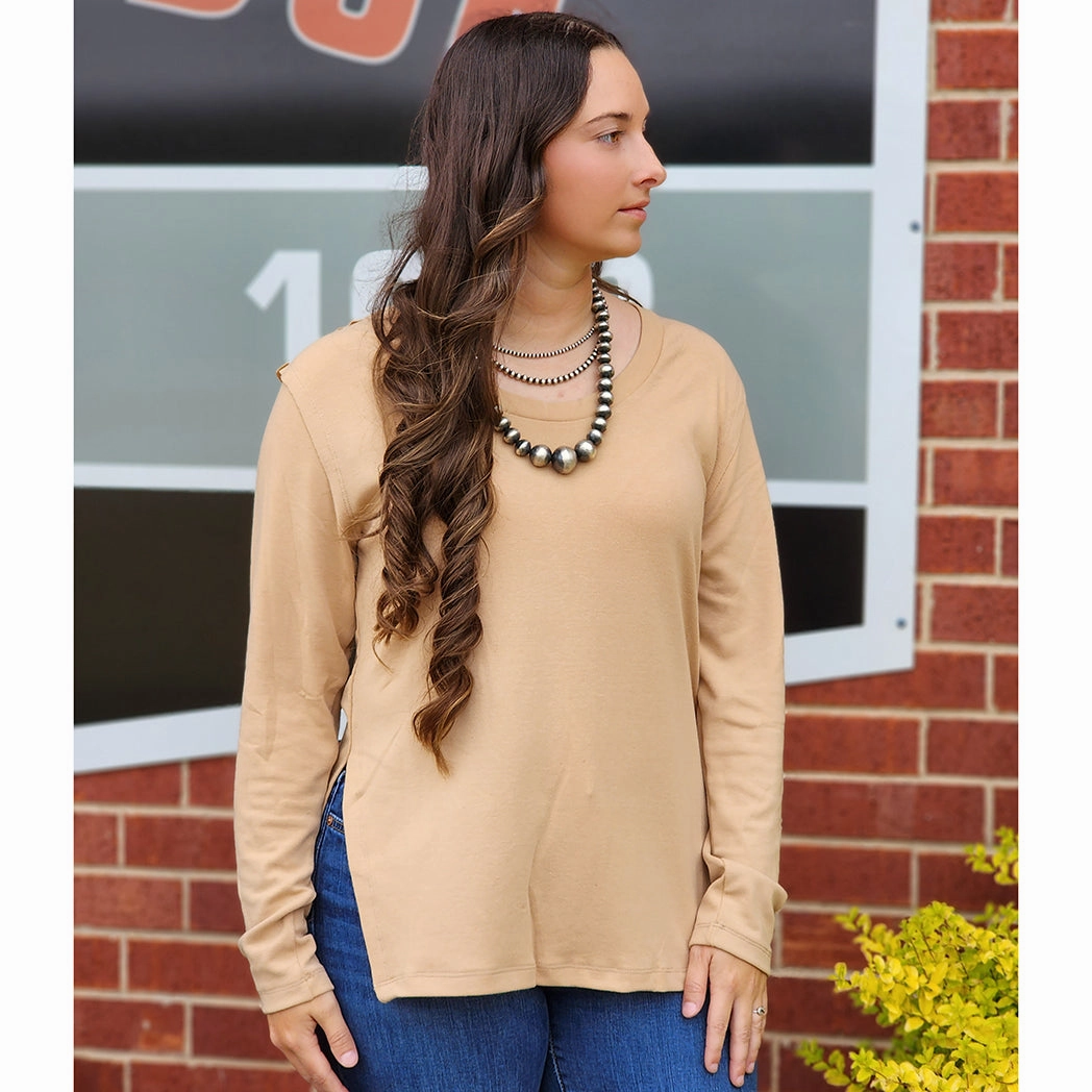 Southern Grace Women's Ivory Side Split Top Hidden Ventilation Zones