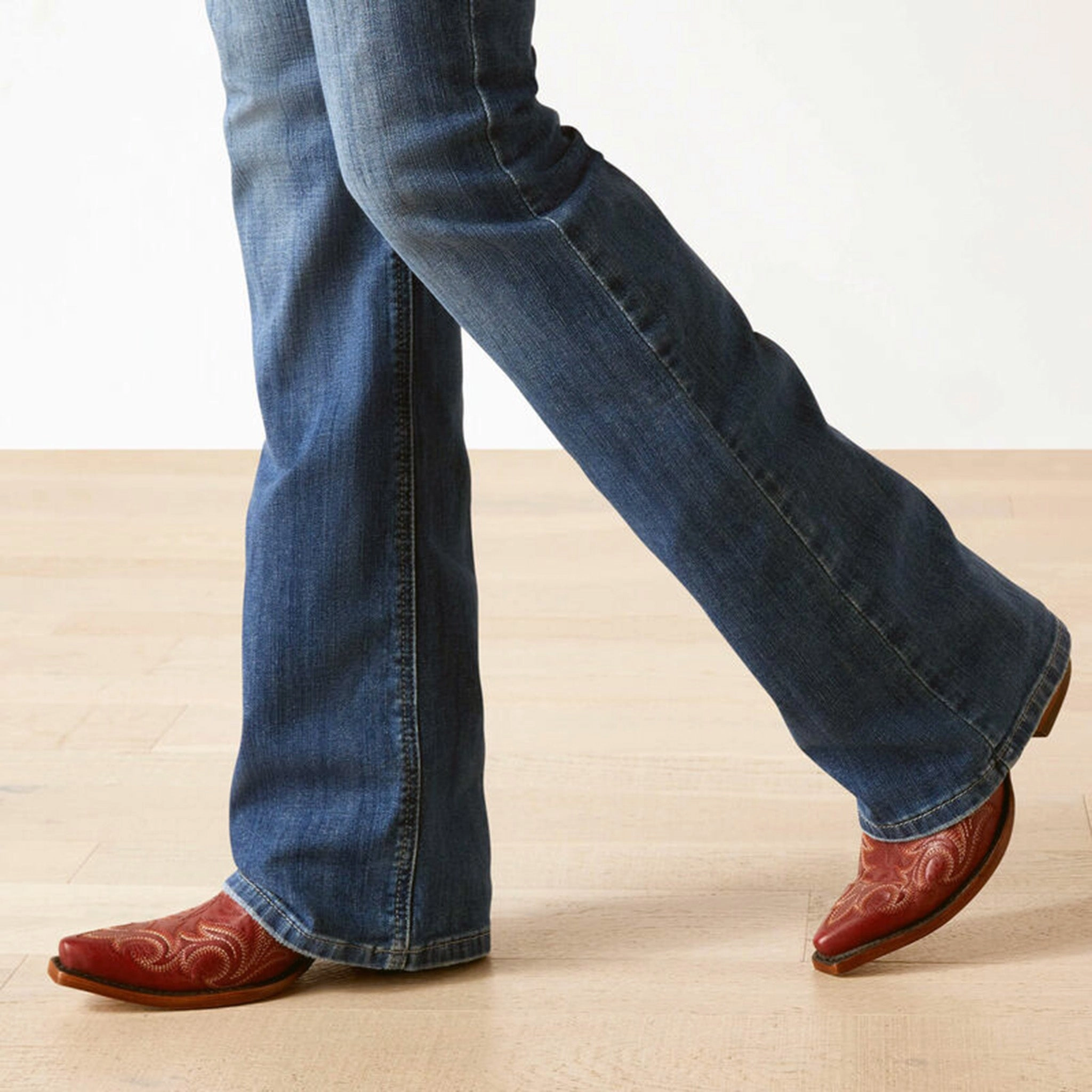 Everyday Neutral Ariat Women's Malaysia Annie Bootcut Jeans