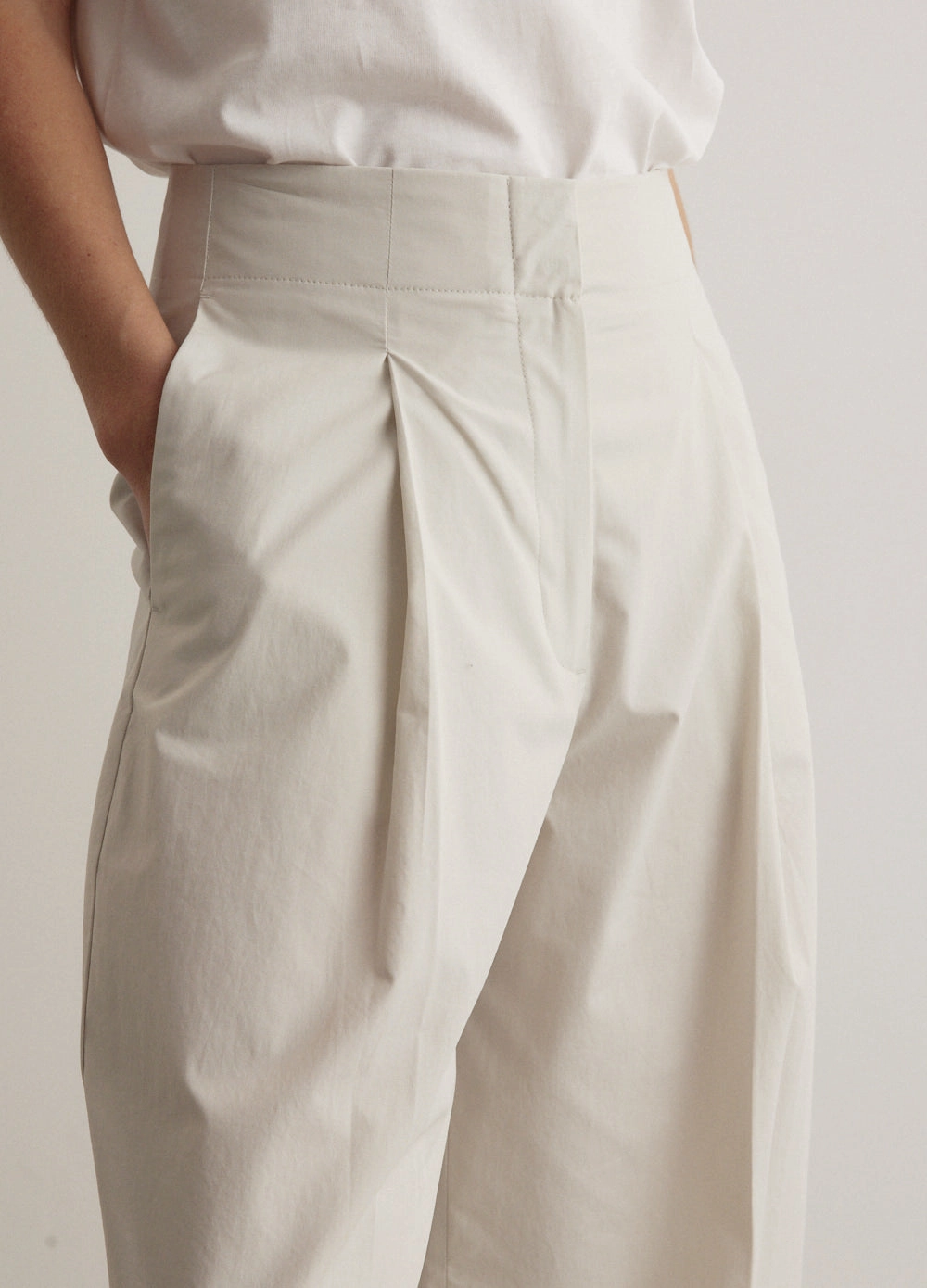 Dordoni Volume Pleat Pants Secure Closures