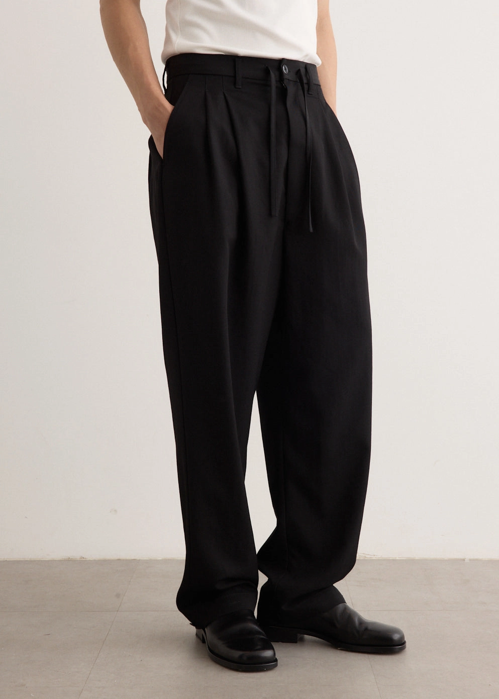 Day Hike Drawstring Pleated Pants