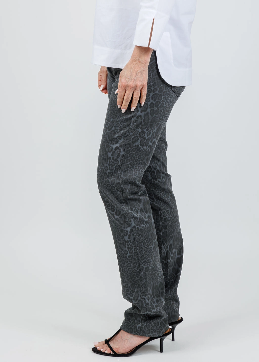 Dream Straight Jeans 32" - Light Grey Leopard Body Sculpting