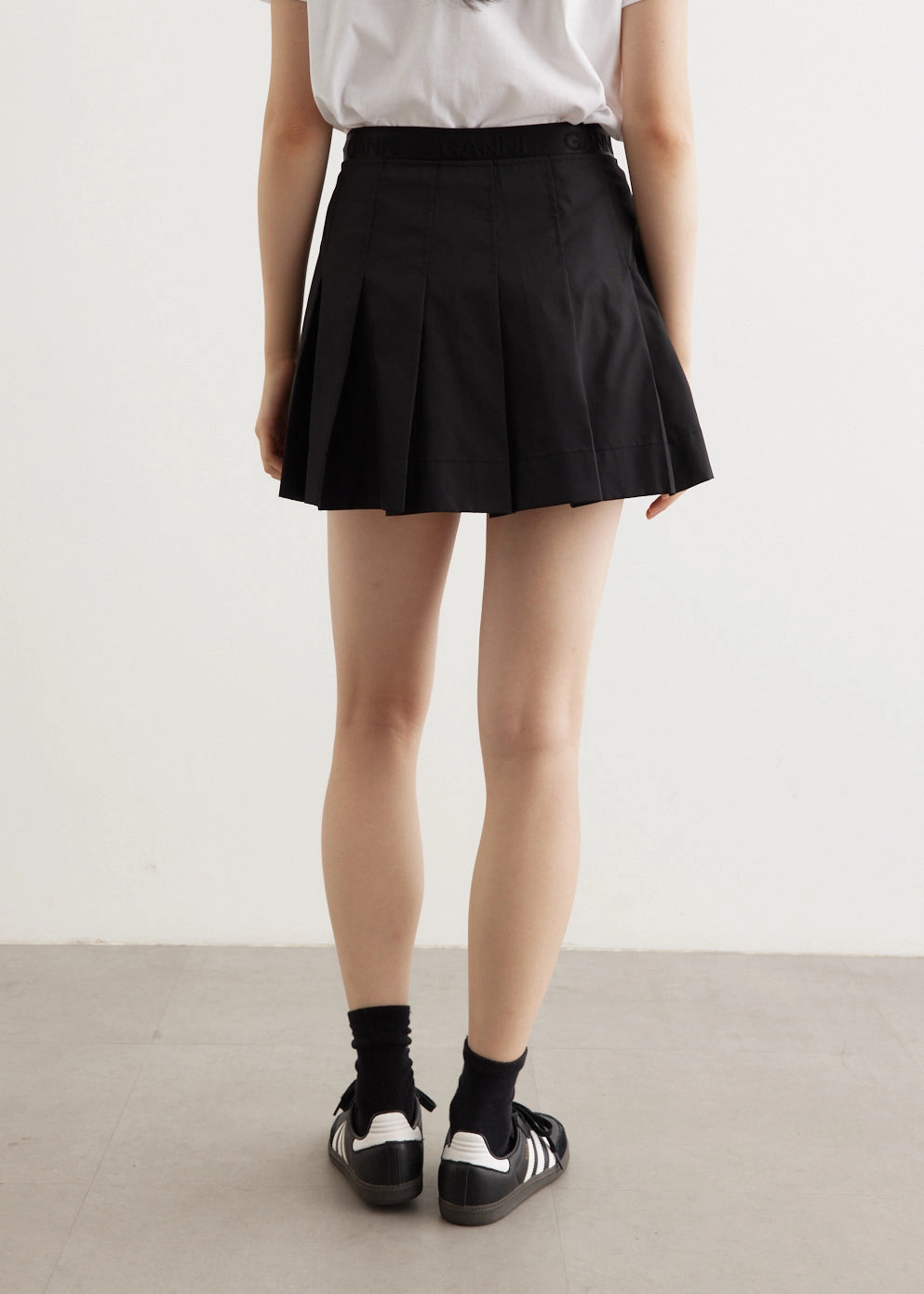 Tonal Layering Minimal Design Duchesse Nylon Pleated Mini Skirt