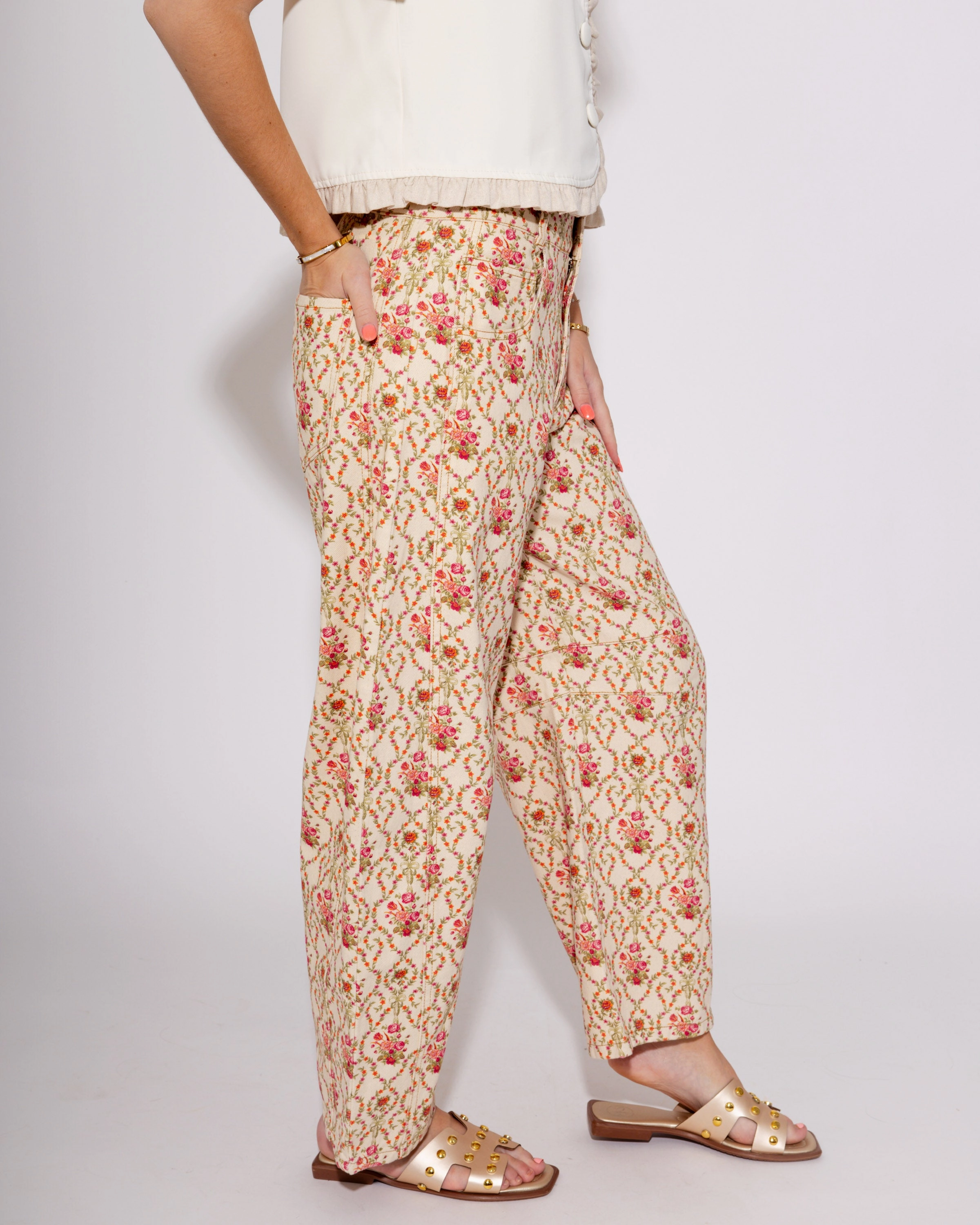 Comfort Stretch Technology Blooming Barrel Jeans