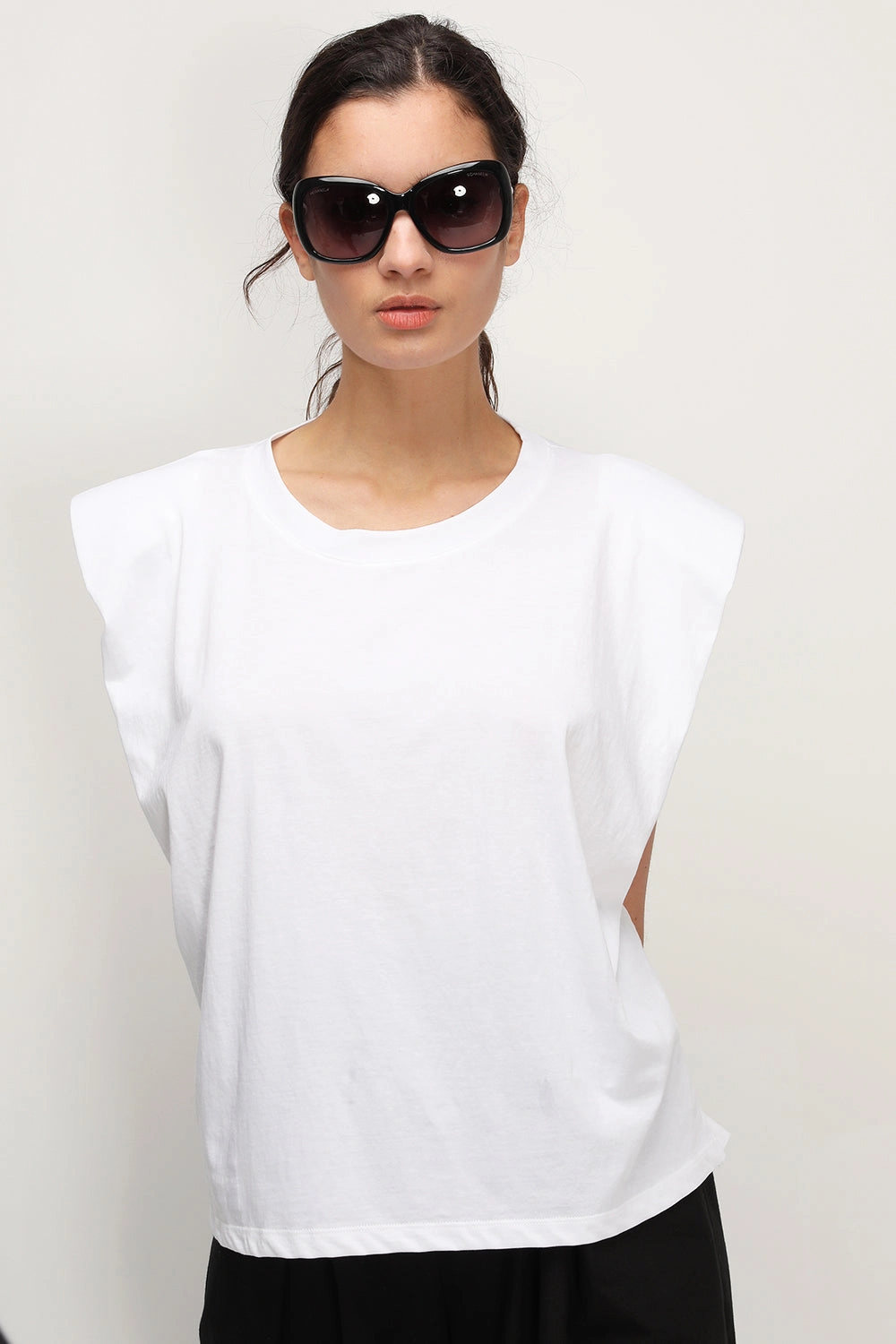 Ribbed Knit Fabric Layered Placket Design Elena Padded Shoulder T-shirt