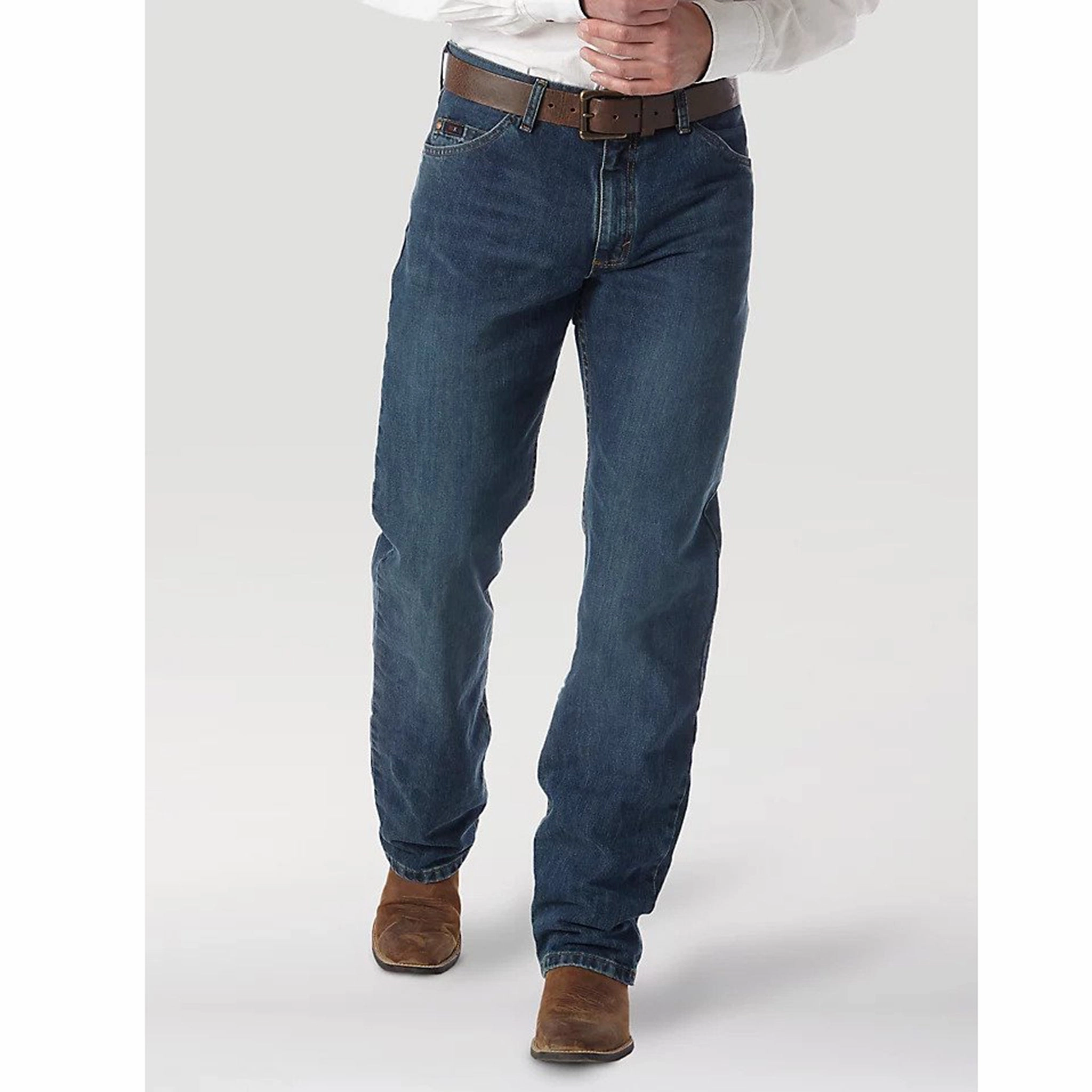 Go Anywhere Look Men's Wrangler 20X Relaxed Fit Mid Rise Bootcut Competition Jean