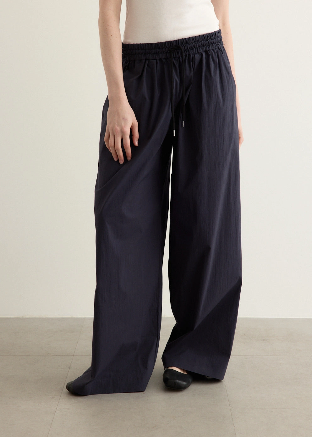Flexible Layer Contoured Panel Design Everyday Drawstring Pants