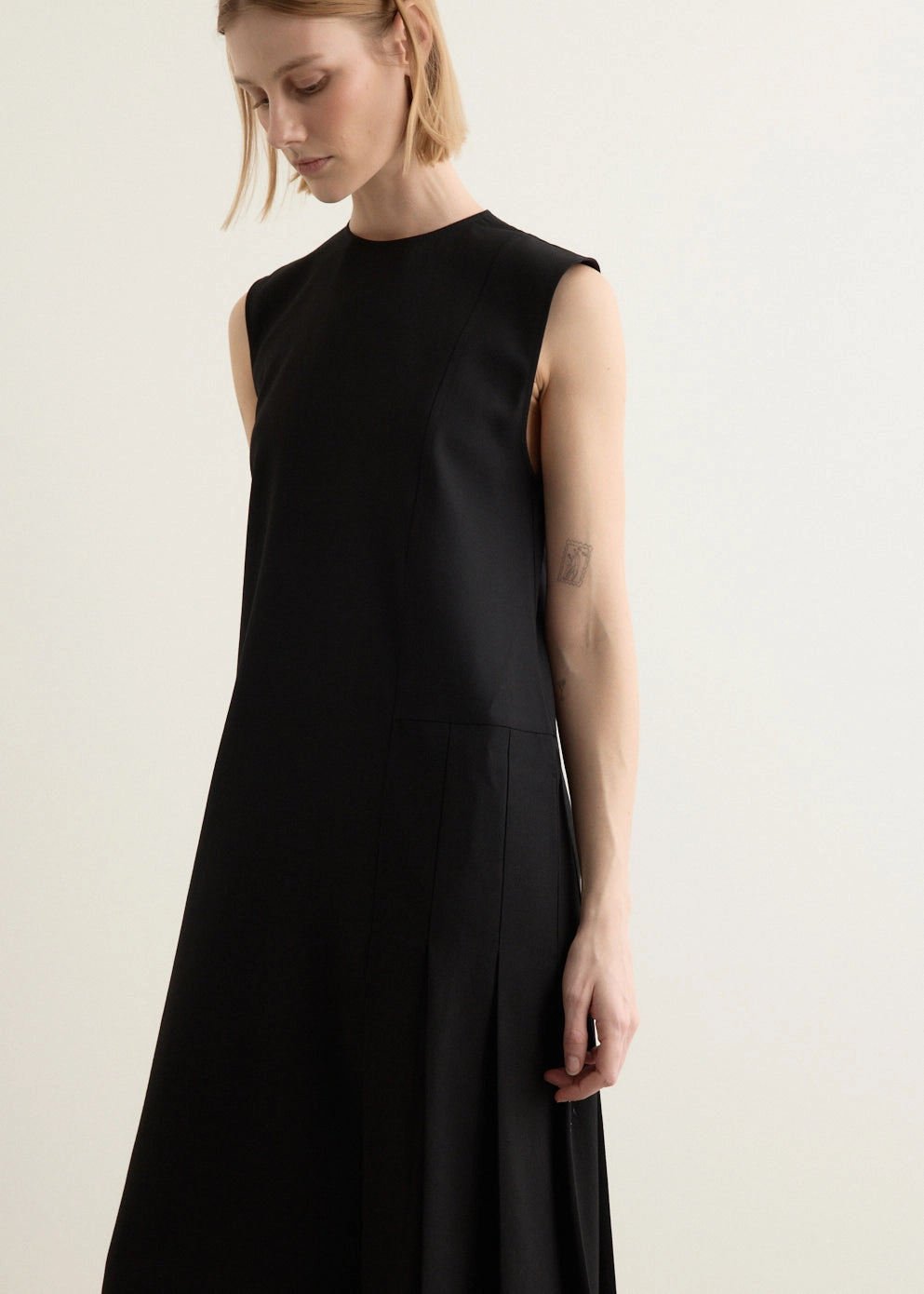 relaxed shape Chic Layering Sleeveless Pleated Dress