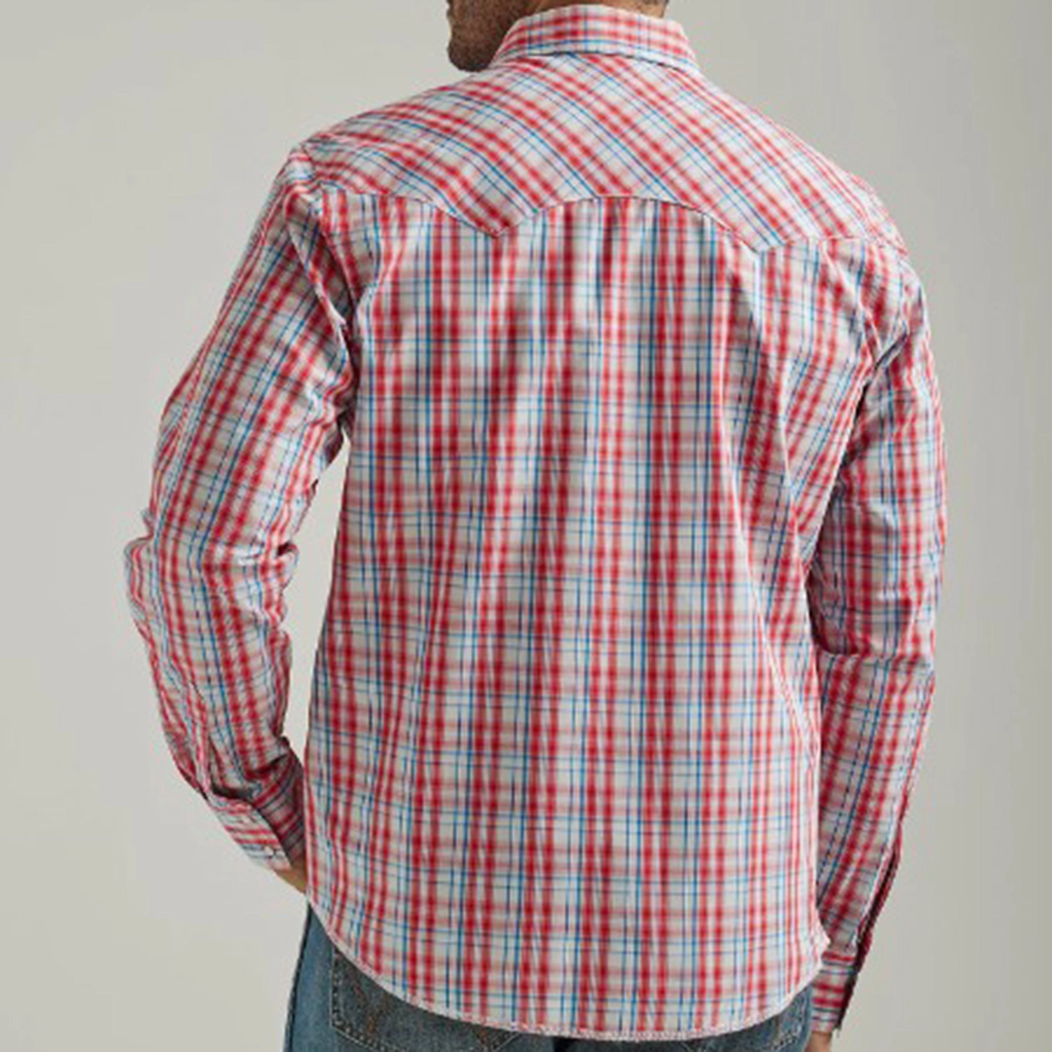 Wrangler Men's Blue and Red Plaid Long Sleeve Shirt Geometric Pattern