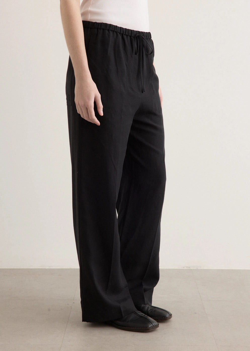 Adaptable Design Layer-Friendly Fluid Drawstring Trousers