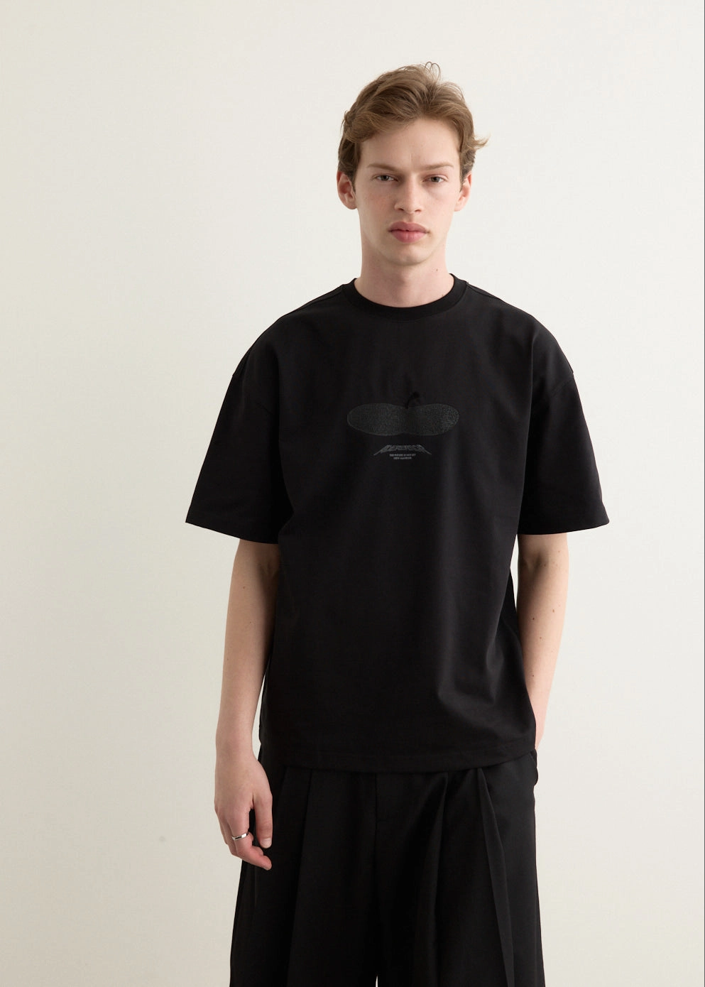 Basic Layer Curved Hem Future Apple T-Shirt