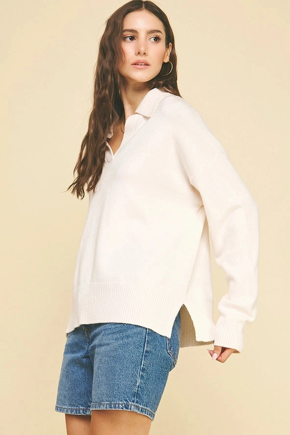 Flowing Design Temperature Regulating Textile Basic Cream Collar Sweater