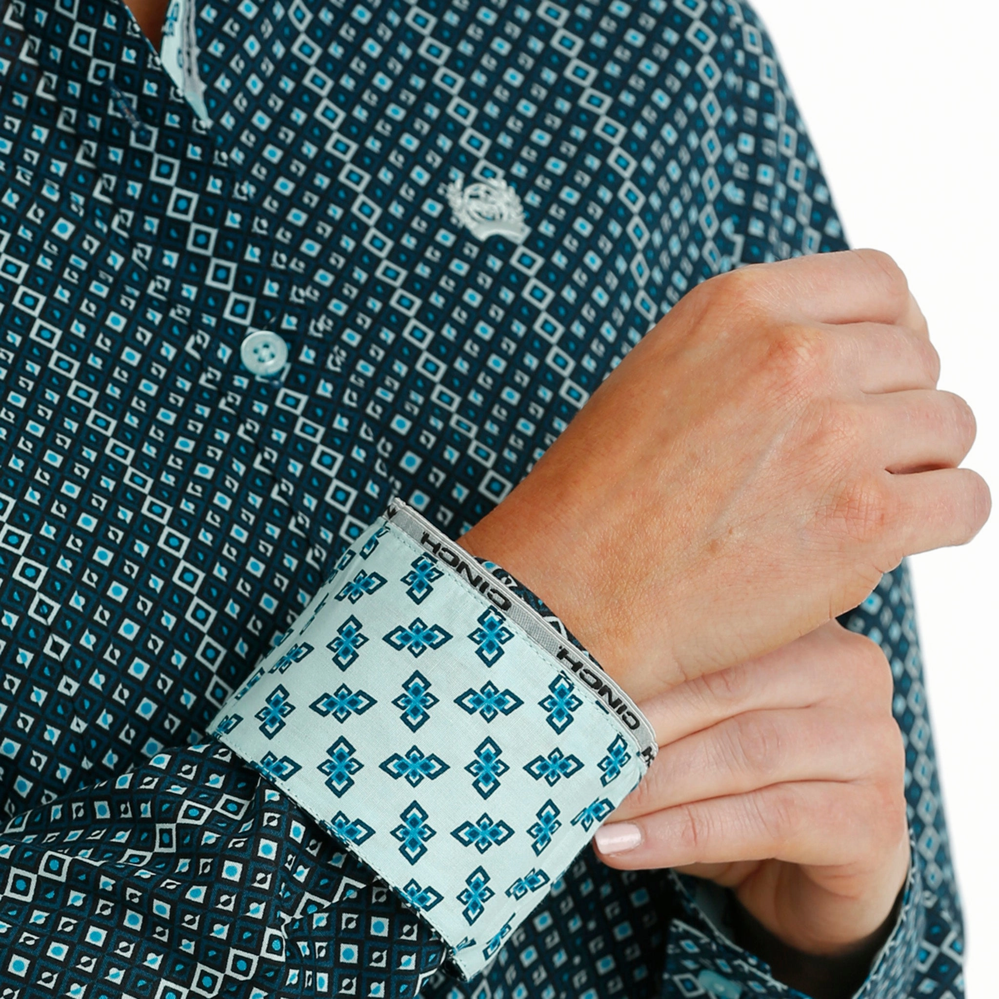 DoubleStitching AntiFade Treatment Cinch Women's Geo Print Shirt