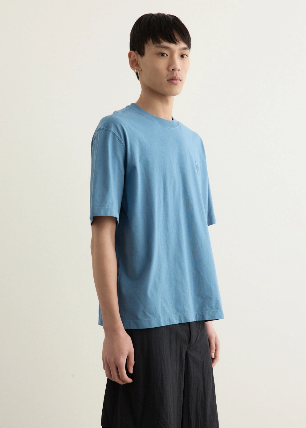 loose but not baggy Light Wear Regular Fit Compass Patch Overdyed T-Shirt