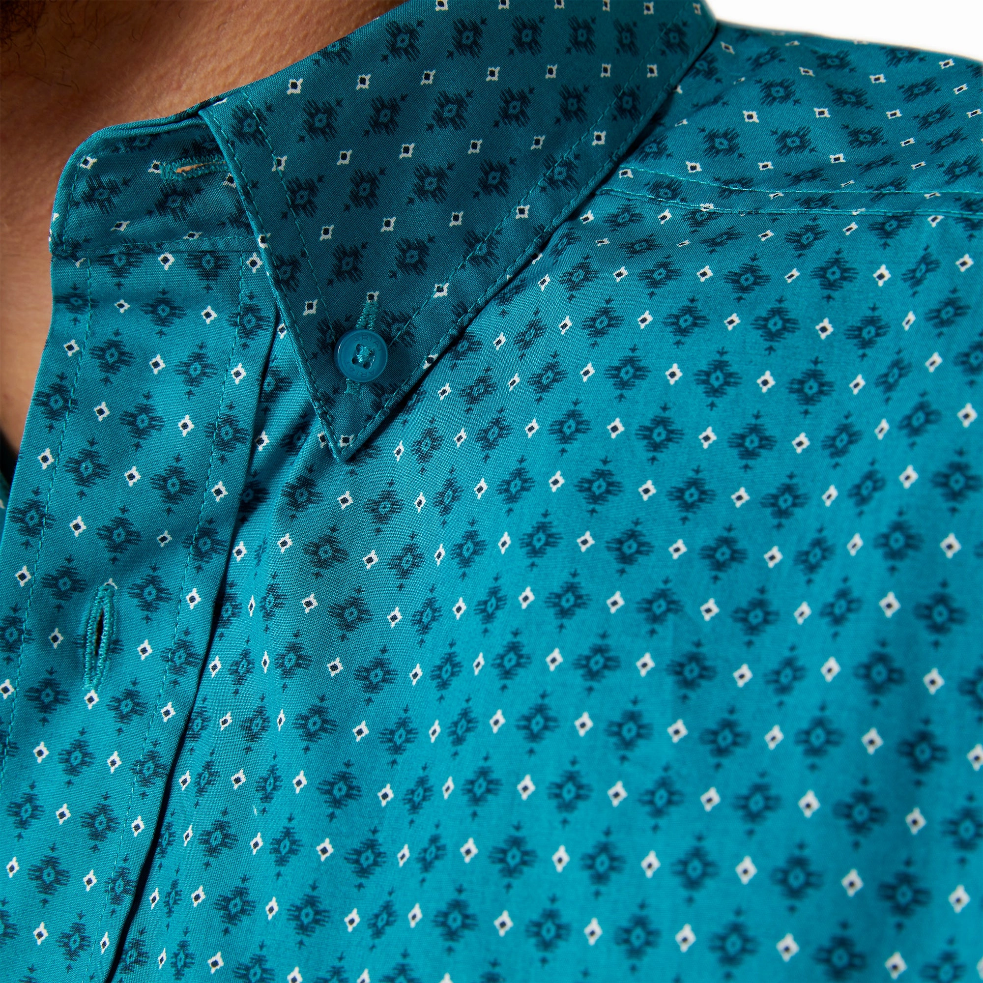 Split hem Summer Vibes Ariat Men's Teal Diamond Print Shirt