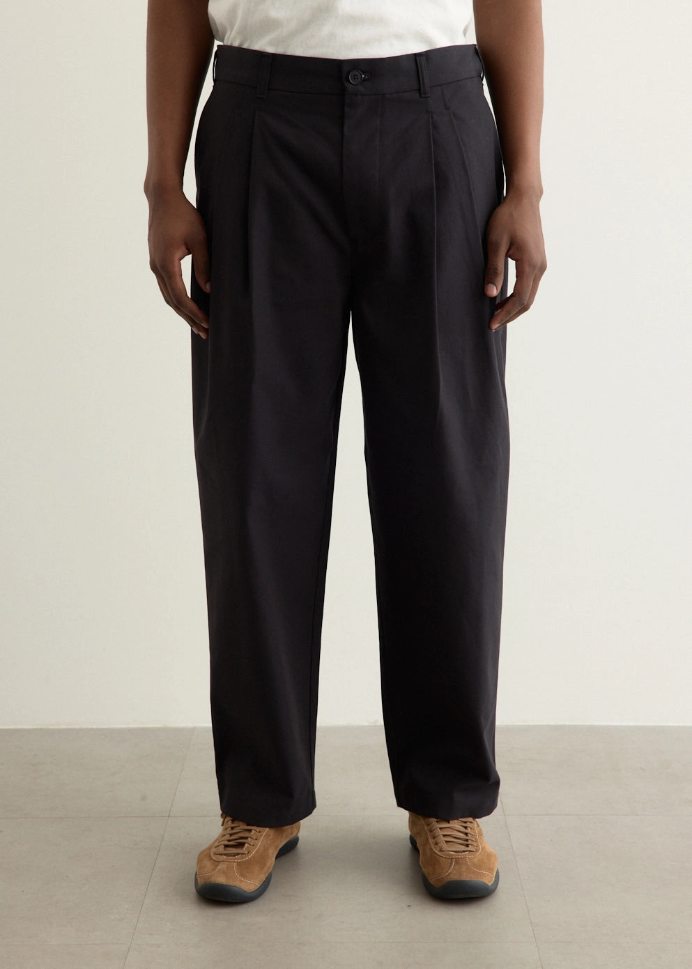 Deep Tuck Pressed Pants Eco Dye Process Comfortable Stretch