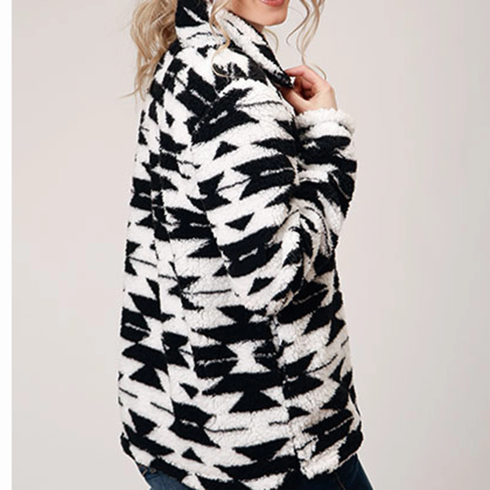 MoistureWickingTechnology Stretch Enhanced Mobility Zones Black and White Aztec Polar Fleece