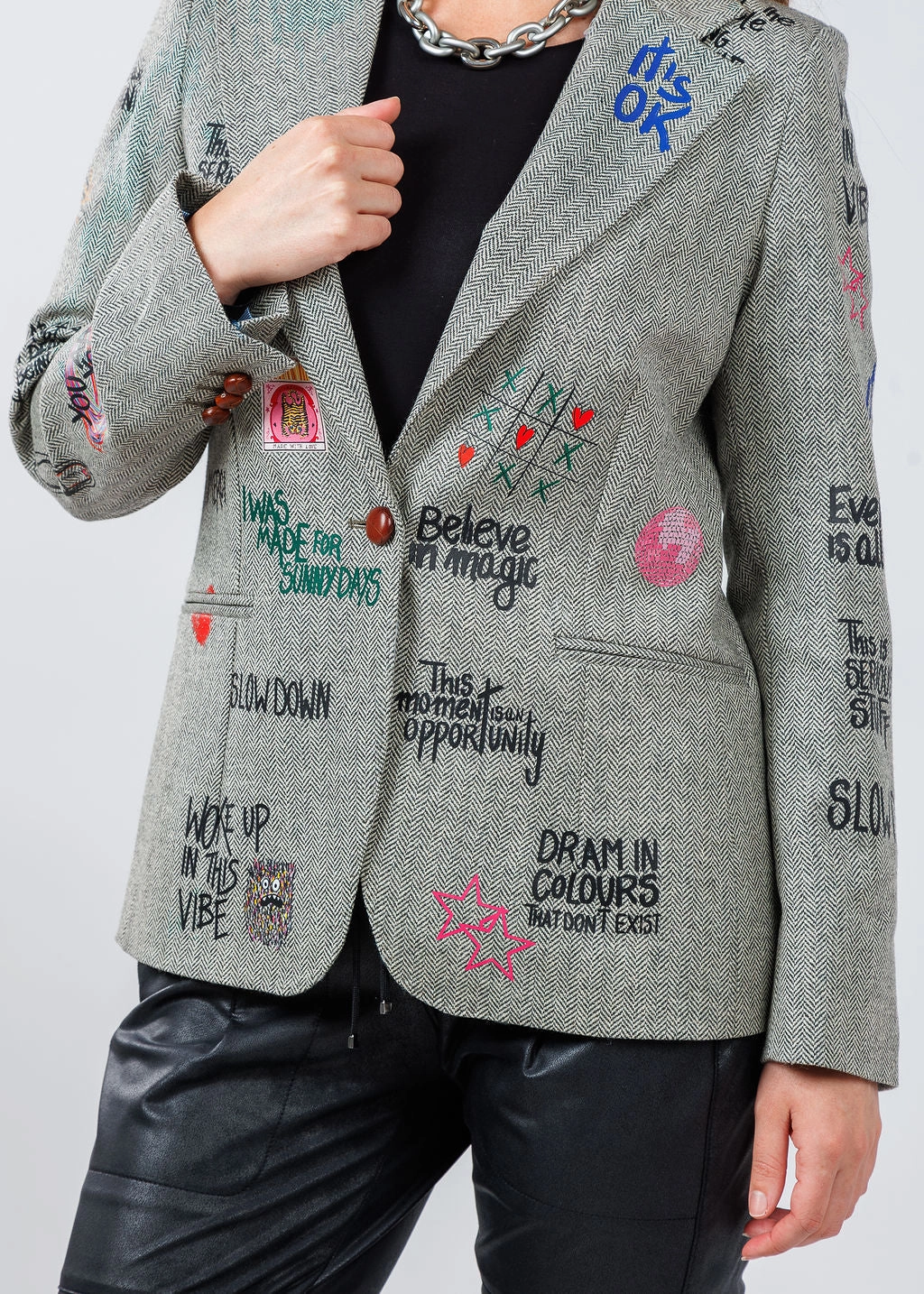 Anti Slip Shoulder Padding Sport Top Helen Graffiti Jacket NonToxic Processing