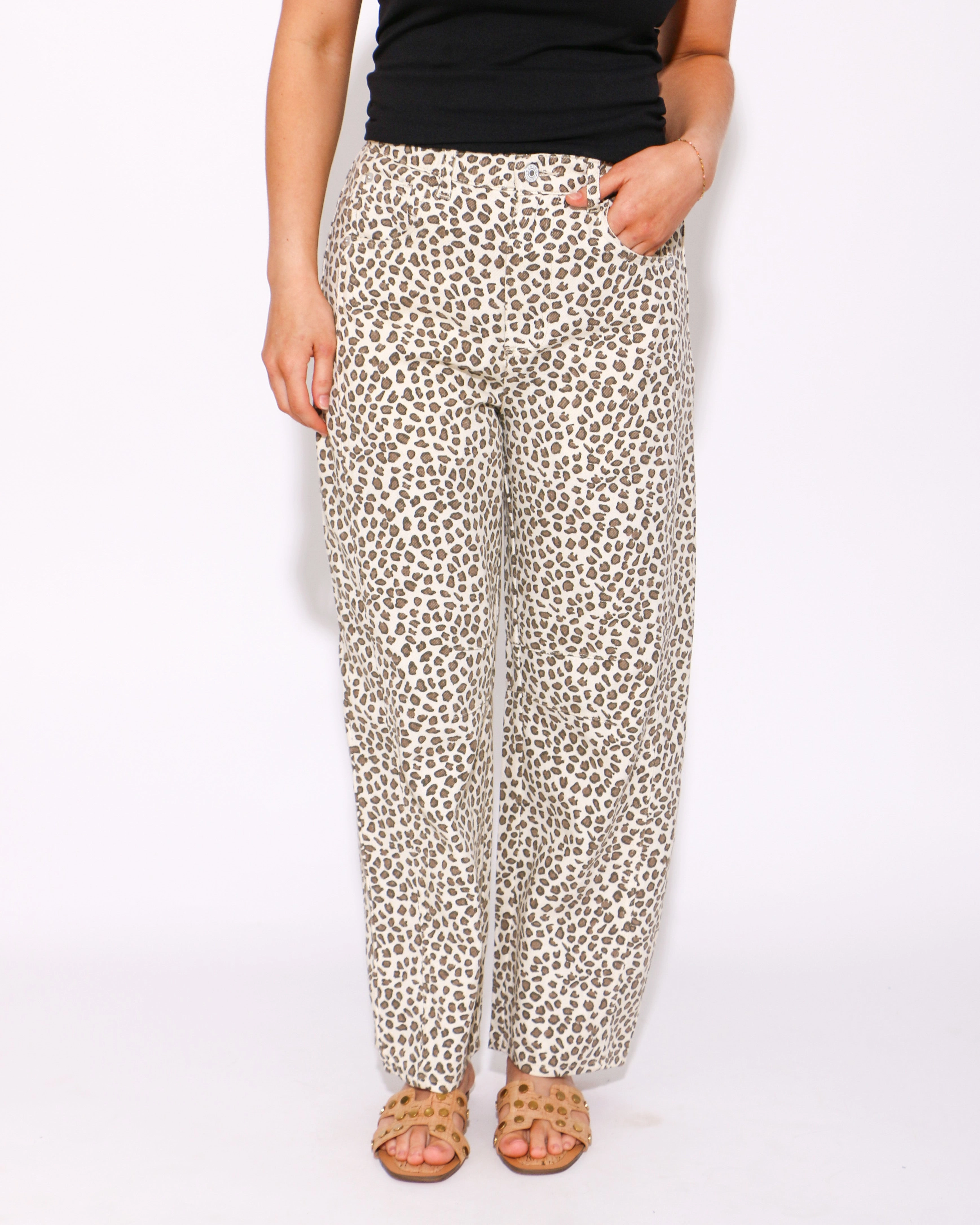Mid Rise Softened Denim Material Wild Vogue Animal Print Barrel Jeans