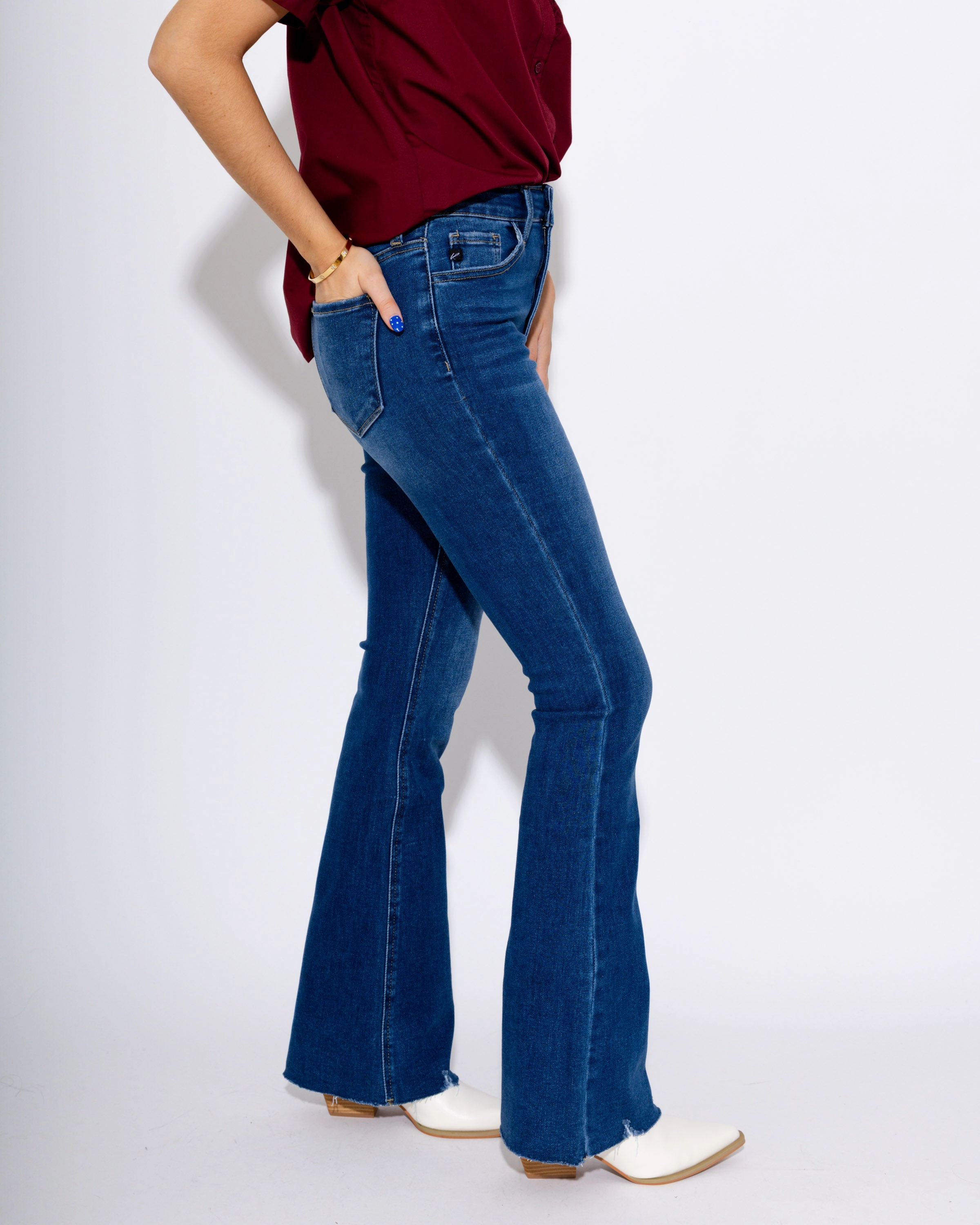 Contemporary Wear High Rise Boot Cut Jeans in Dark