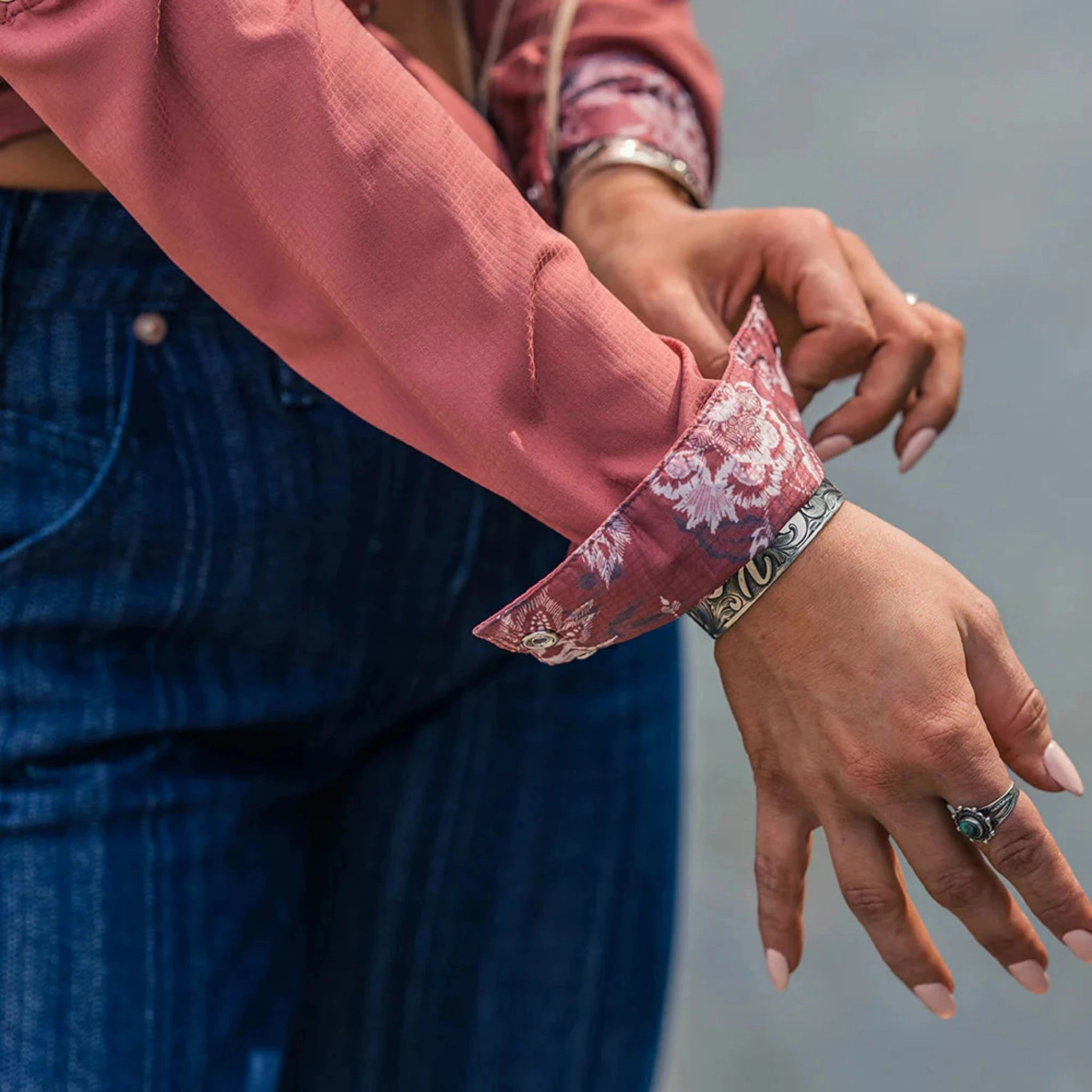 Hooey Women's SOL Floral Shirt Slim Fit Shirt