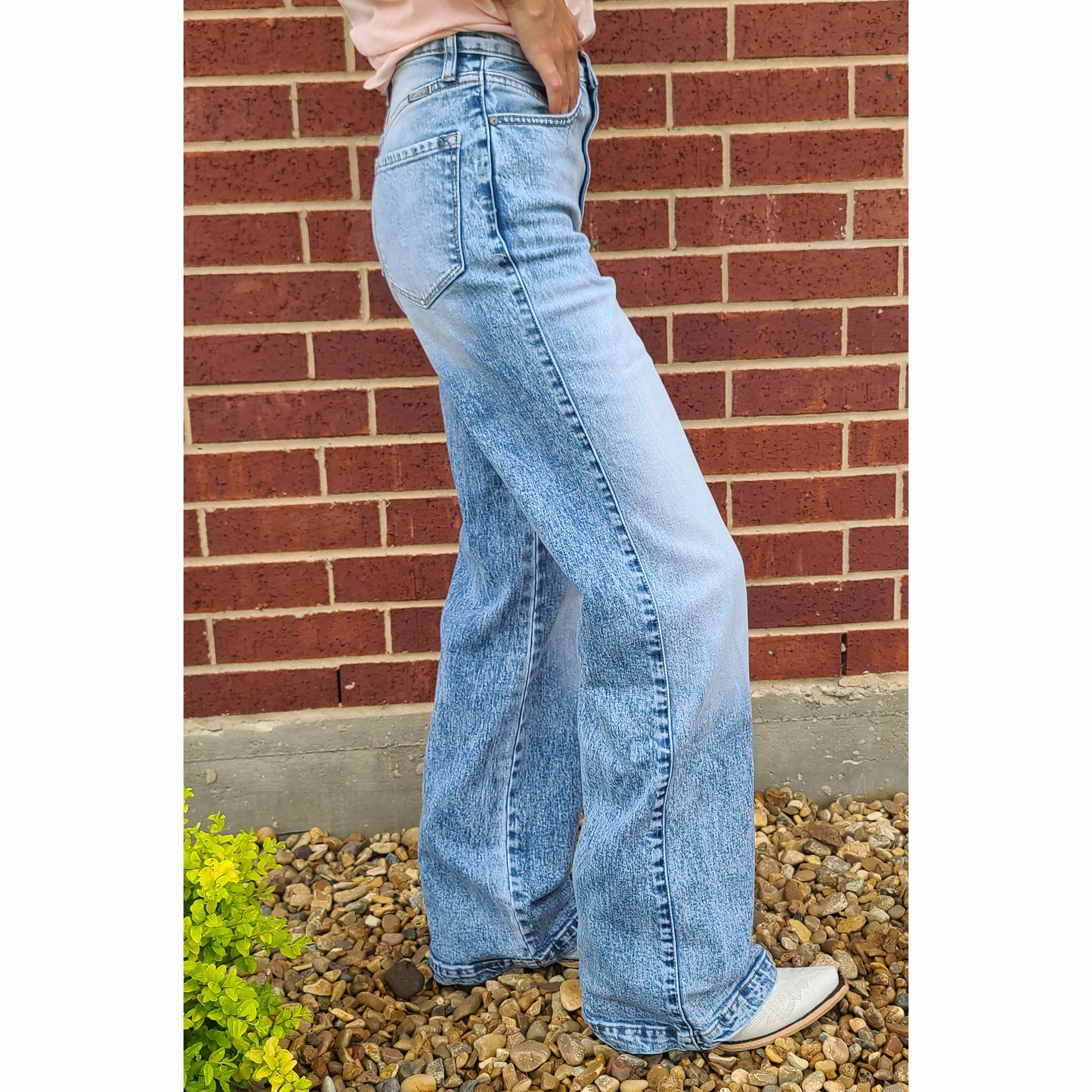 Breathable Denim KanCan Sorena Ultra High Rise 90's Flare Jeans