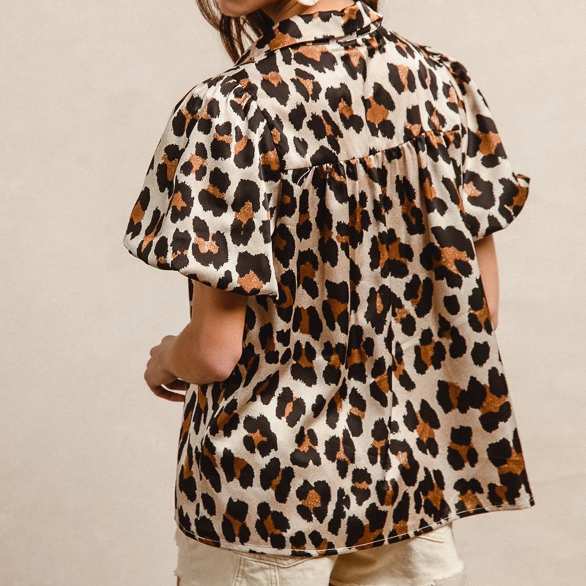 Leopard Print Shirring Yoke Puff Short Sleeve Shirt Soft Cotton Blend Circular Knit Technology