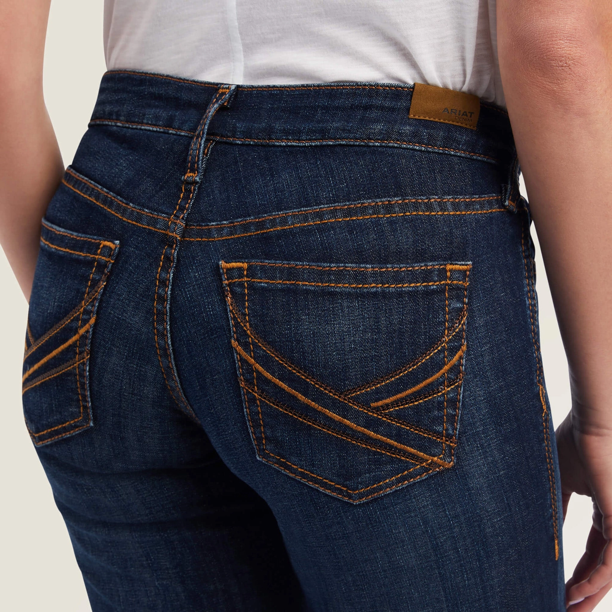 Modern Outfit Ariat Women's Mid Rise Lexi Wide Trouser