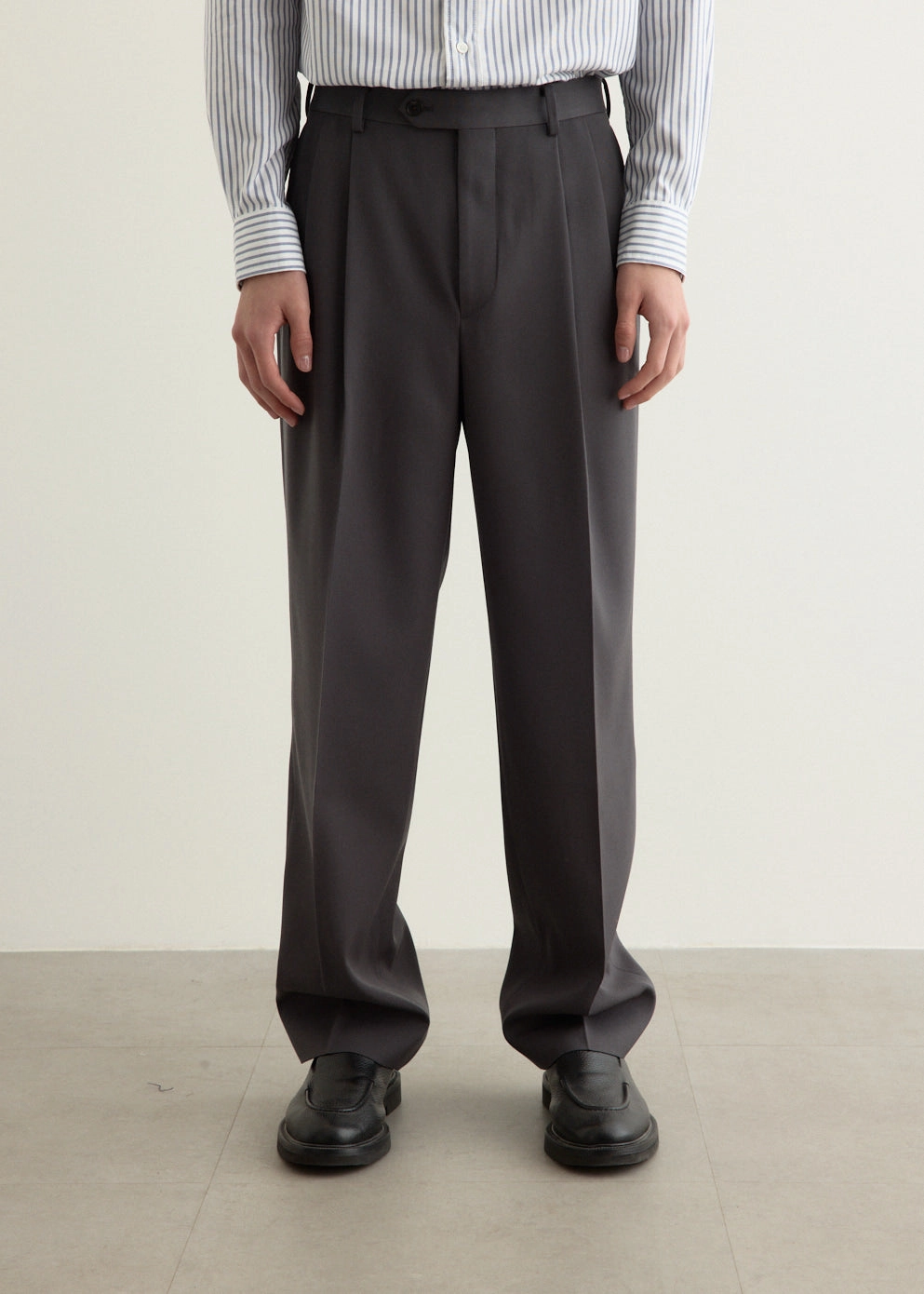 Light Wool Max Gabardine Two-Tuck Slacks Quick-Dry Fabric